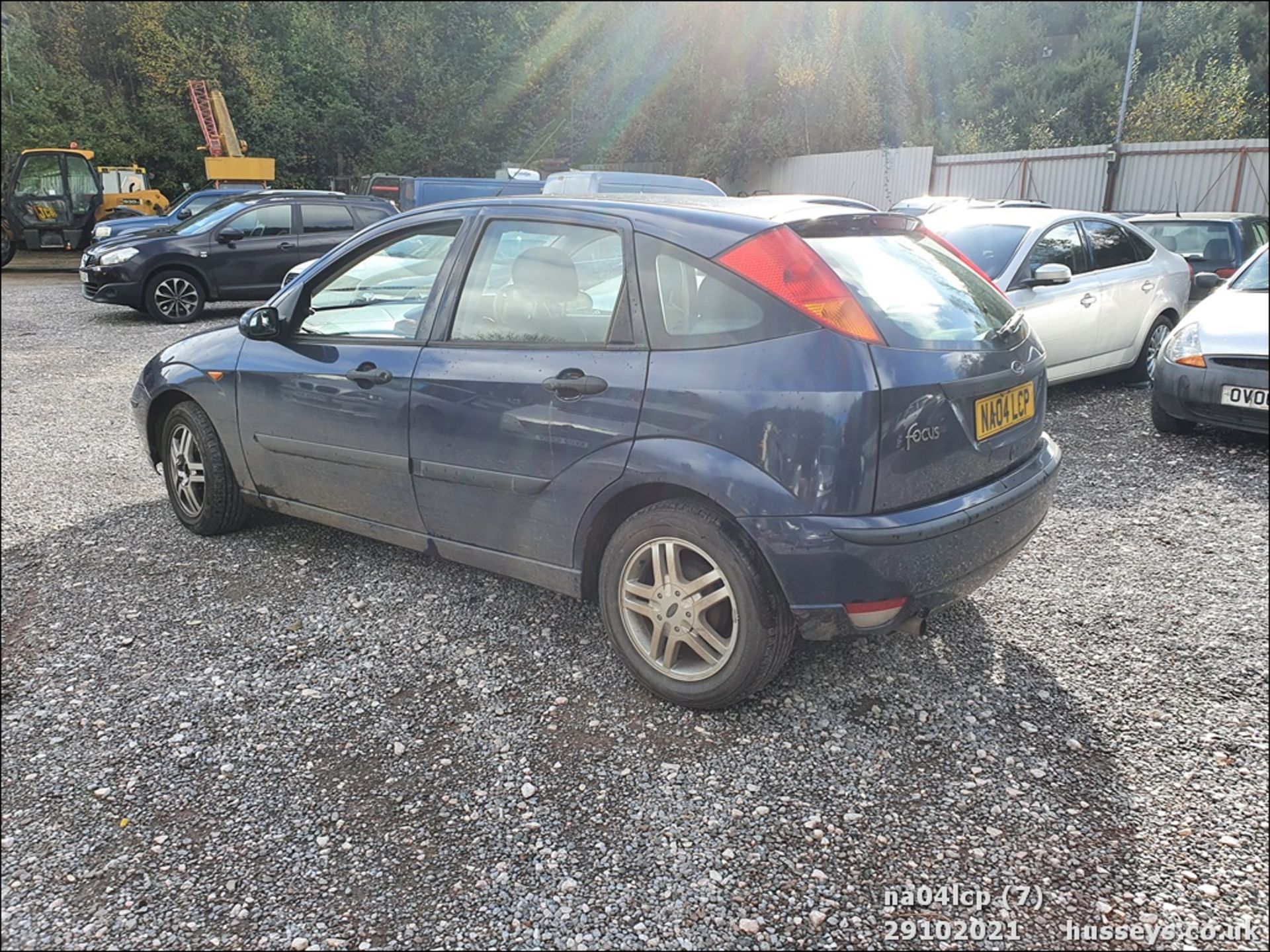 04/04 FORD FOCUS ZETEC - 1596cc 5dr Hatchback (Blue) - Image 7 of 15