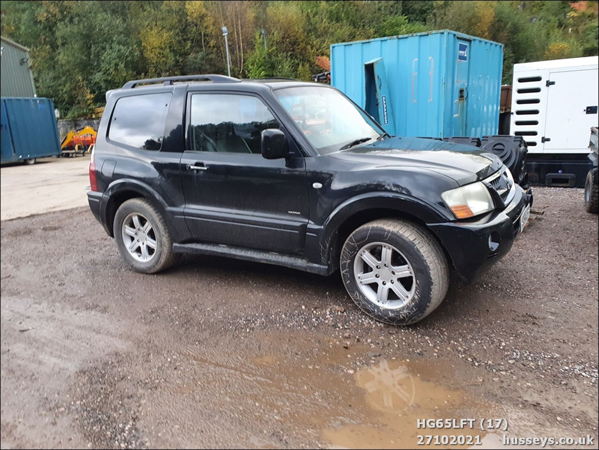 04/54 MITSUBISHI SHOGUN DI-D EQIP 4WRK SWB - 3200cc 4x4 (Black, 107k) - Image 17 of 19