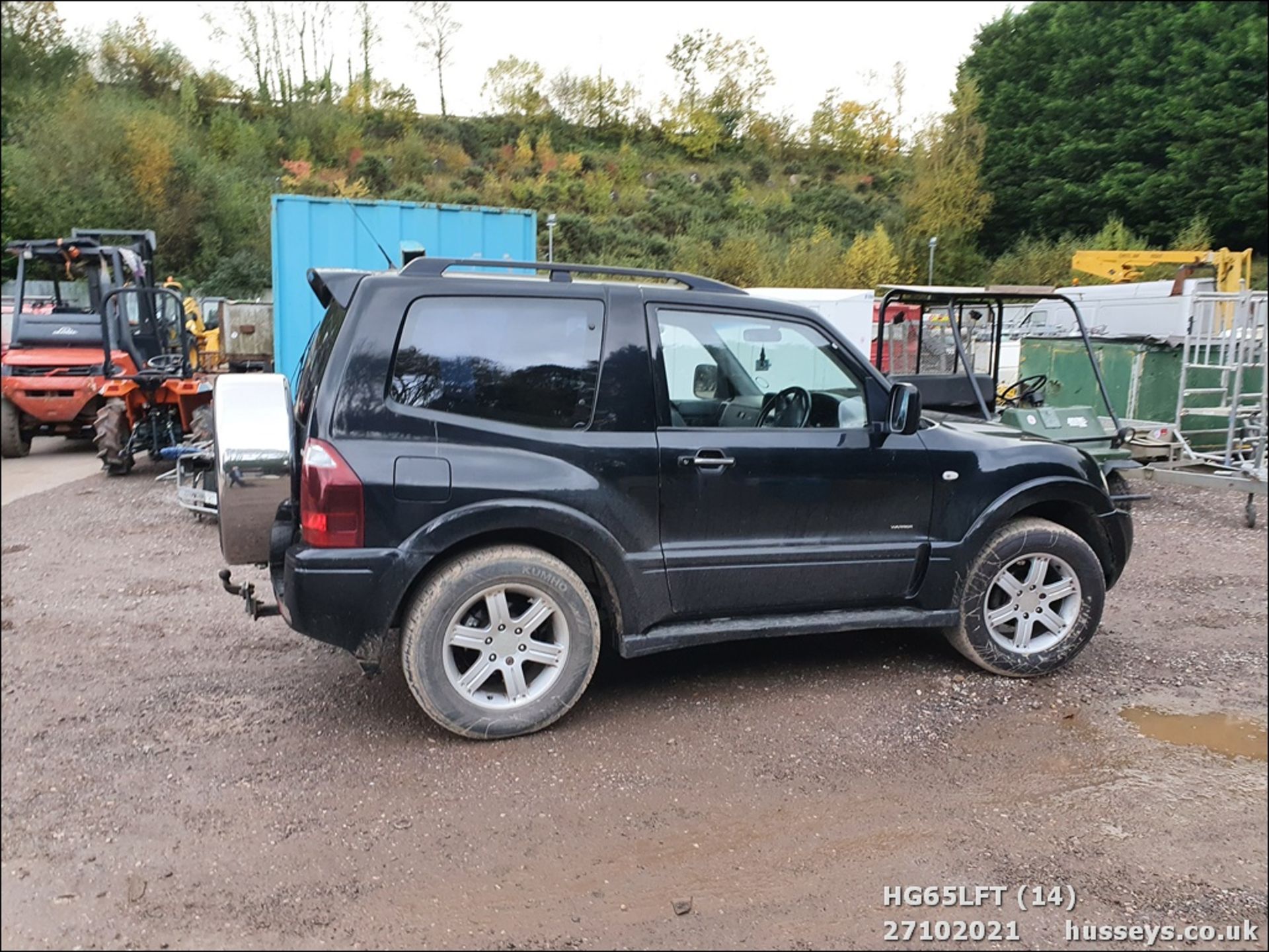 04/54 MITSUBISHI SHOGUN DI-D EQIP 4WRK SWB - 3200cc 4x4 (Black, 107k) - Image 14 of 19