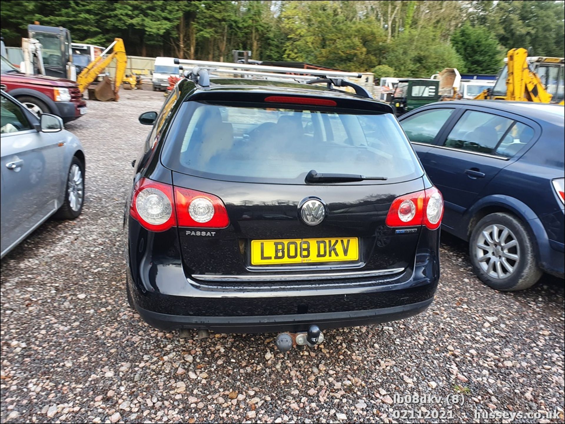 08/08 VOLKSWAGEN PASSAT BLUEMOTION TDI 105 - 1968cc 5dr Estate (Black, 156k) - Image 8 of 16