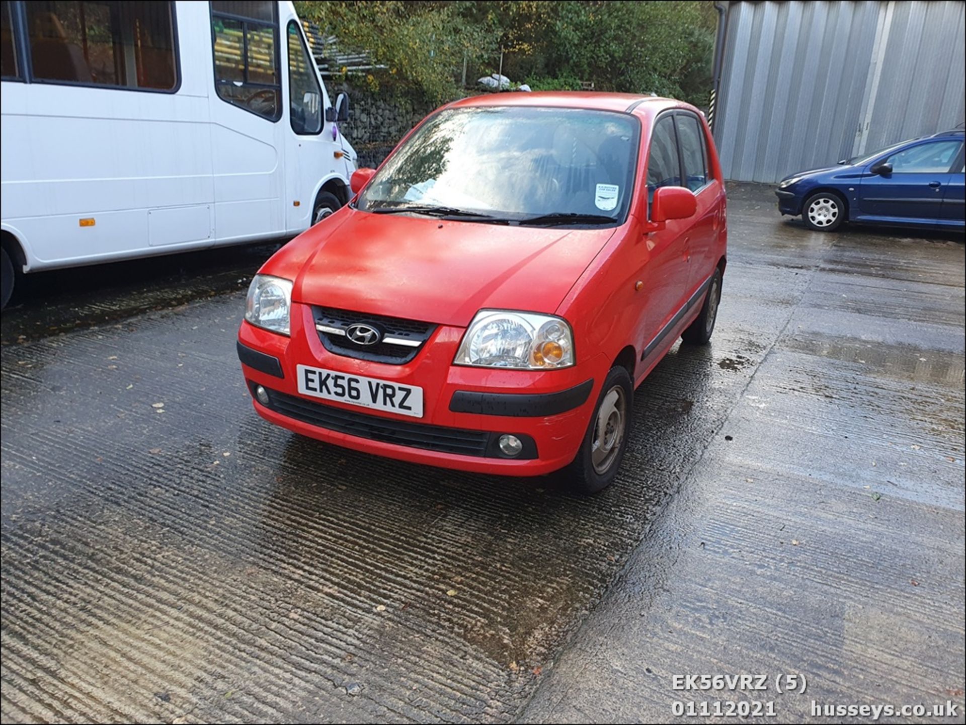 06/56 HYUNDAI AMICA CDX - 1086cc 5dr Hatchback (Red, 60k) - Image 5 of 18