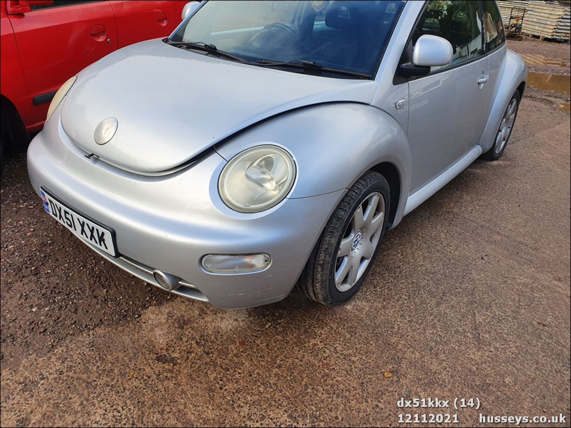 01/51 VOLKSWAGEN BEETLE V5 - 2324cc 3dr Hatchback (Silver, 177k) - Image 14 of 25