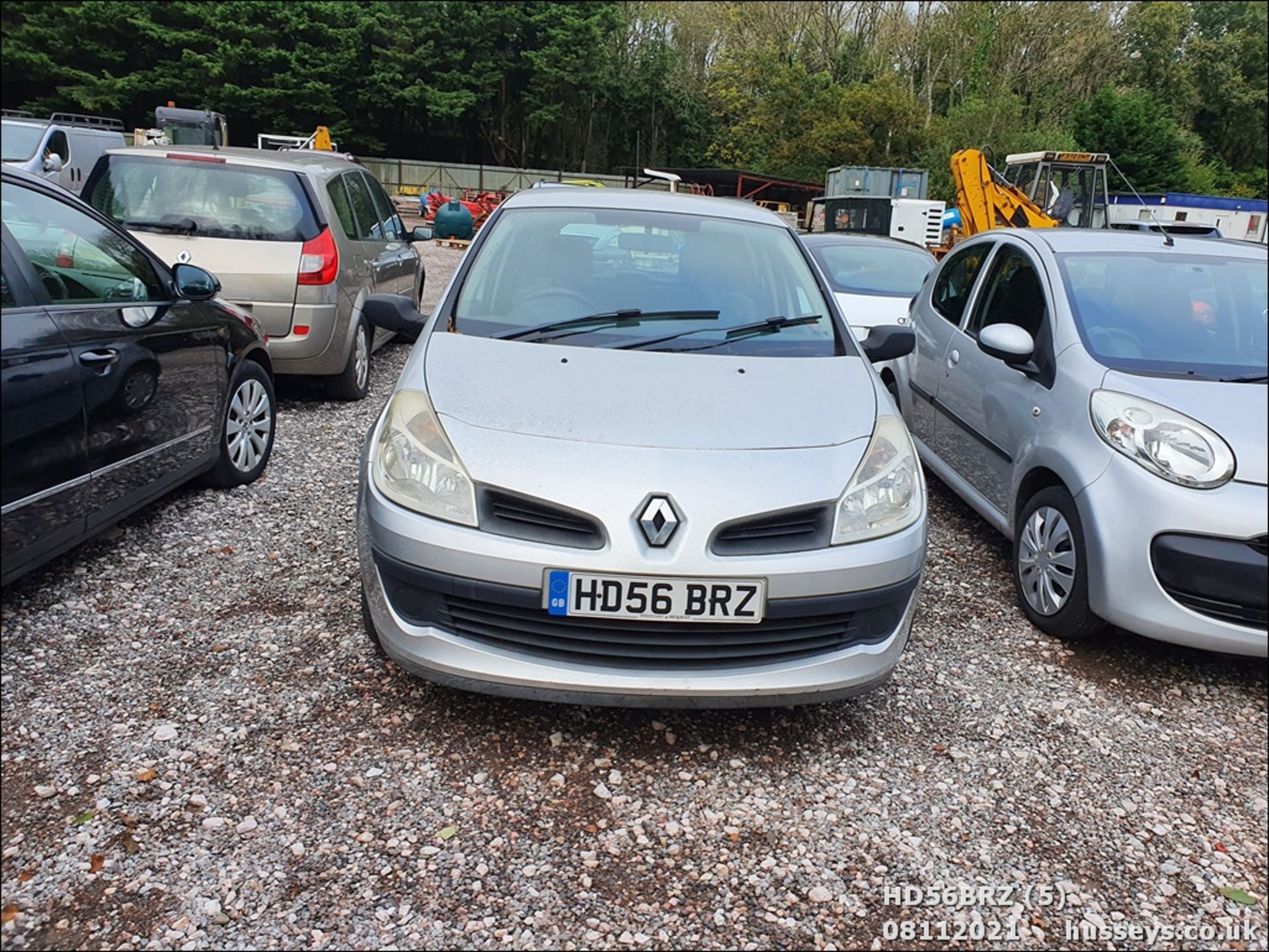 07/56 RENAULT CLIO EXPRESSION - 1390cc 5dr Hatchback (Silver, 103k) - Image 5 of 15