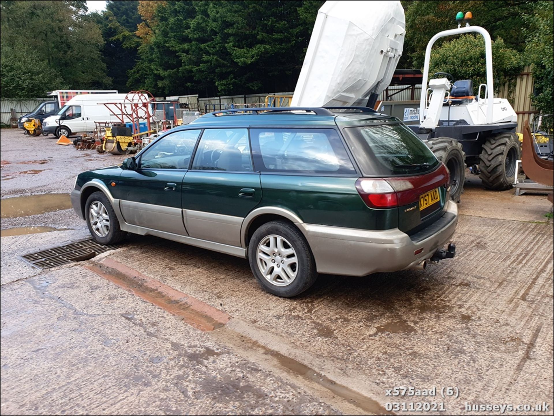 2000 SUBARU LEGACY OUTBACK AWD AUTO - 2457cc 5dr Estate (Green/grey, 93k) - Image 6 of 19