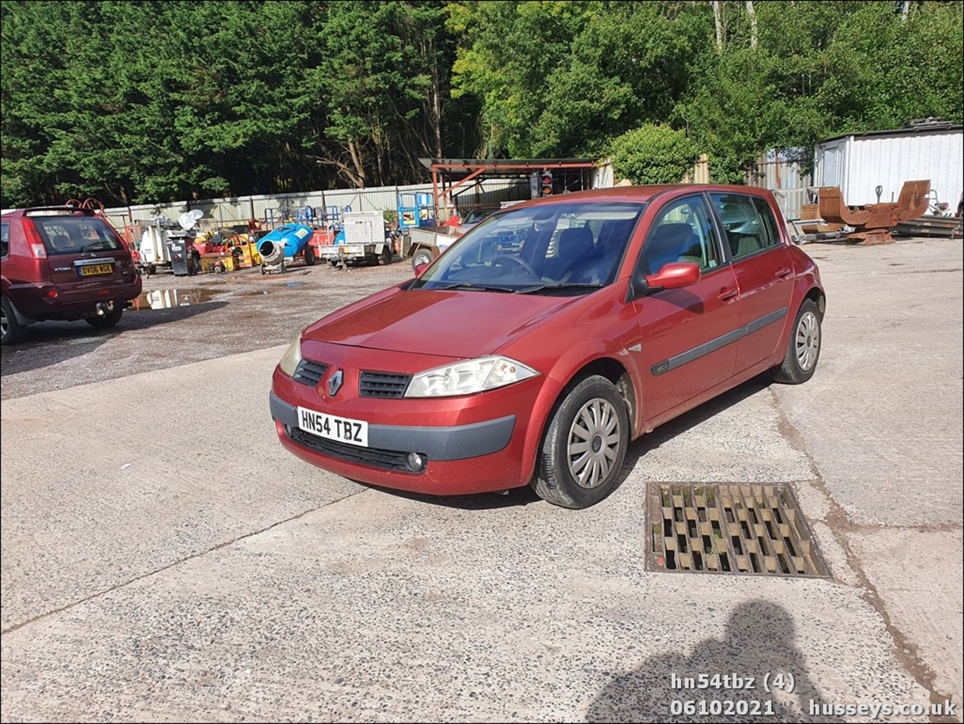 04/54 RENAULT MEGANE EXPRESSION DCI 100 - 1461cc 5dr Hatchback (Red, 130k) - Image 4 of 25