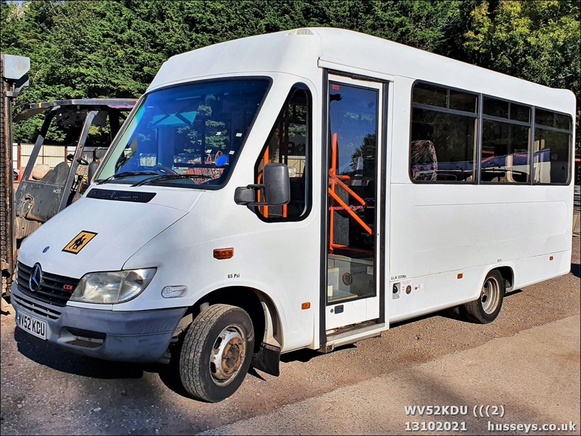 02/52 MERCEDES SPRINTER 411 CDI - 2151cc 2dr Minibus (White)