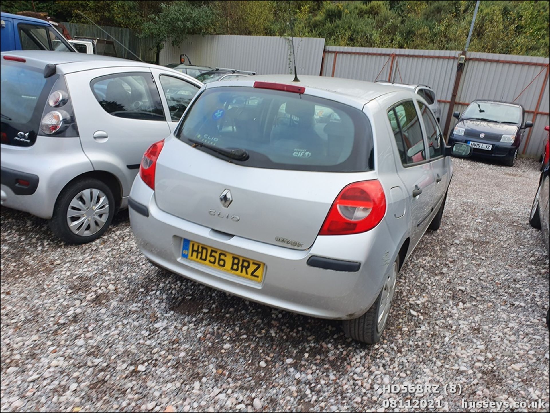 07/56 RENAULT CLIO EXPRESSION - 1390cc 5dr Hatchback (Silver, 103k) - Image 8 of 15