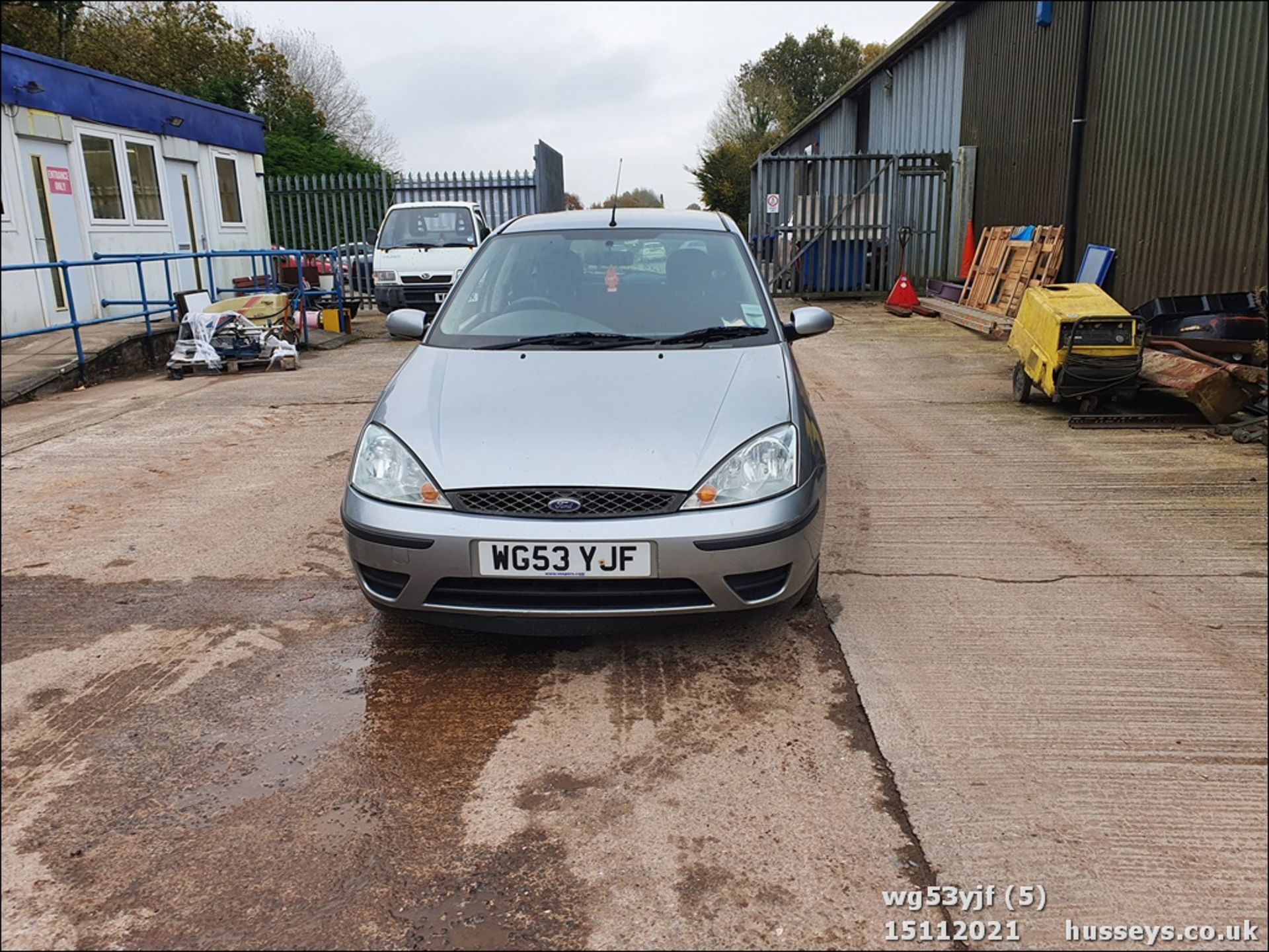 04/53 FORD FOCUS LX - 1596cc 5dr Hatchback (Silver) - Image 5 of 21