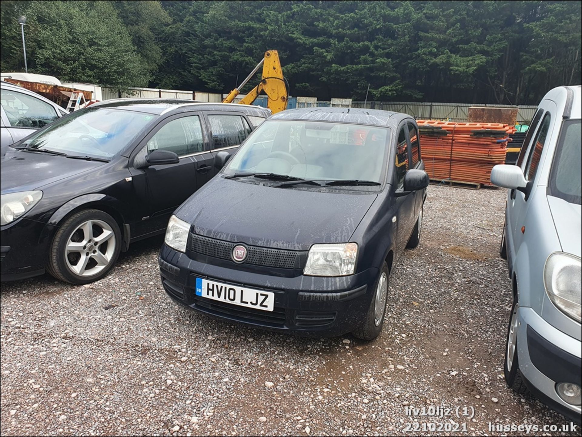 10/10 FIAT PANDA ACTIVE ECO - 1108cc 5dr Hatchback (Blue) - Image 2 of 15