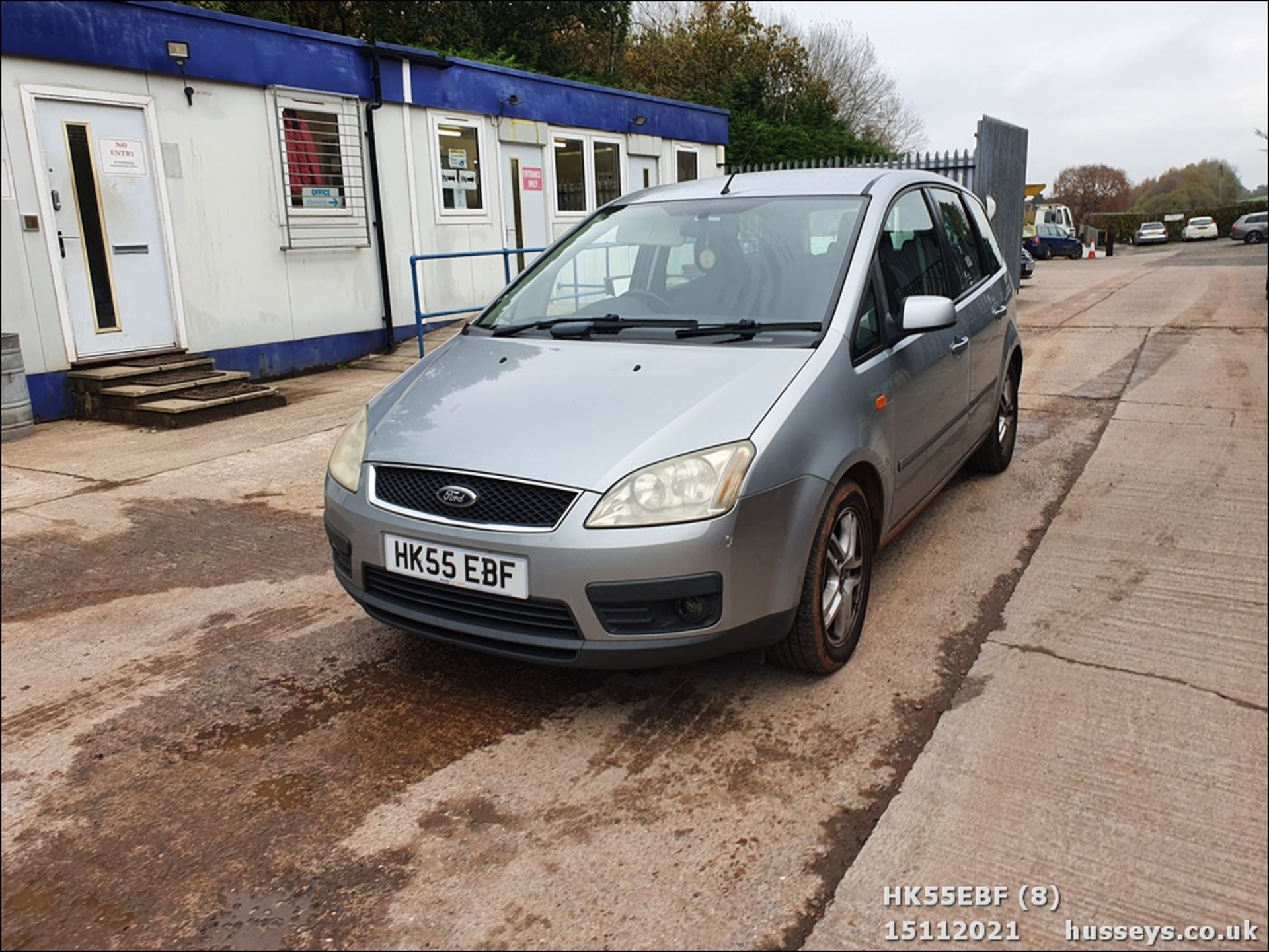 05/55 FORD FOCUS C-MAX ZETEC - 1997cc 5dr MPV (Silver, 143k) - Image 8 of 28