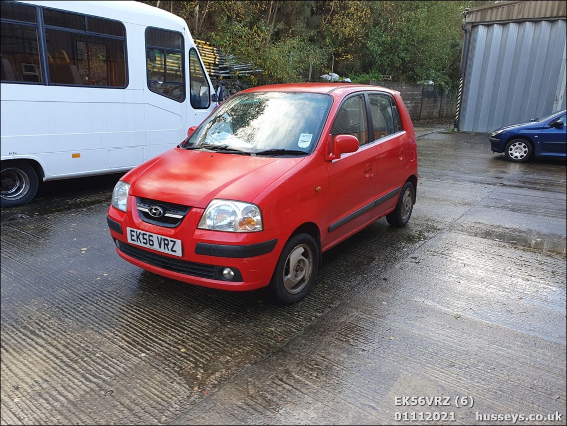 06/56 HYUNDAI AMICA CDX - 1086cc 5dr Hatchback (Red, 60k) - Image 6 of 18