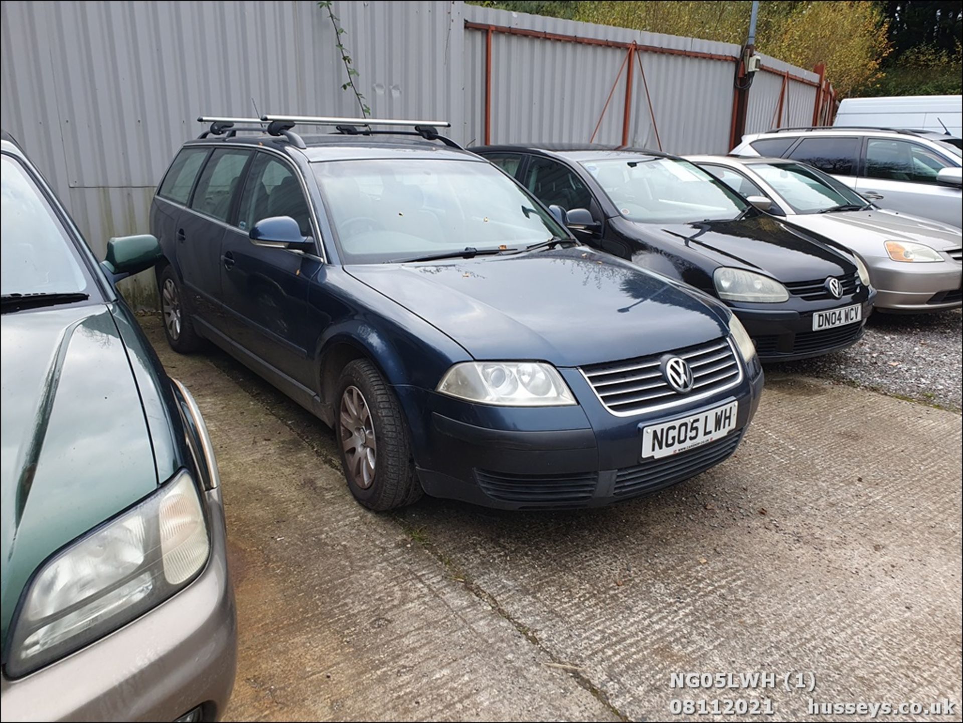 05/05 VOLKSWAGEN PASSAT TRENDLINE TDI 100 - 1896cc 5dr Estate (Blue, 209k) - Image 2 of 19