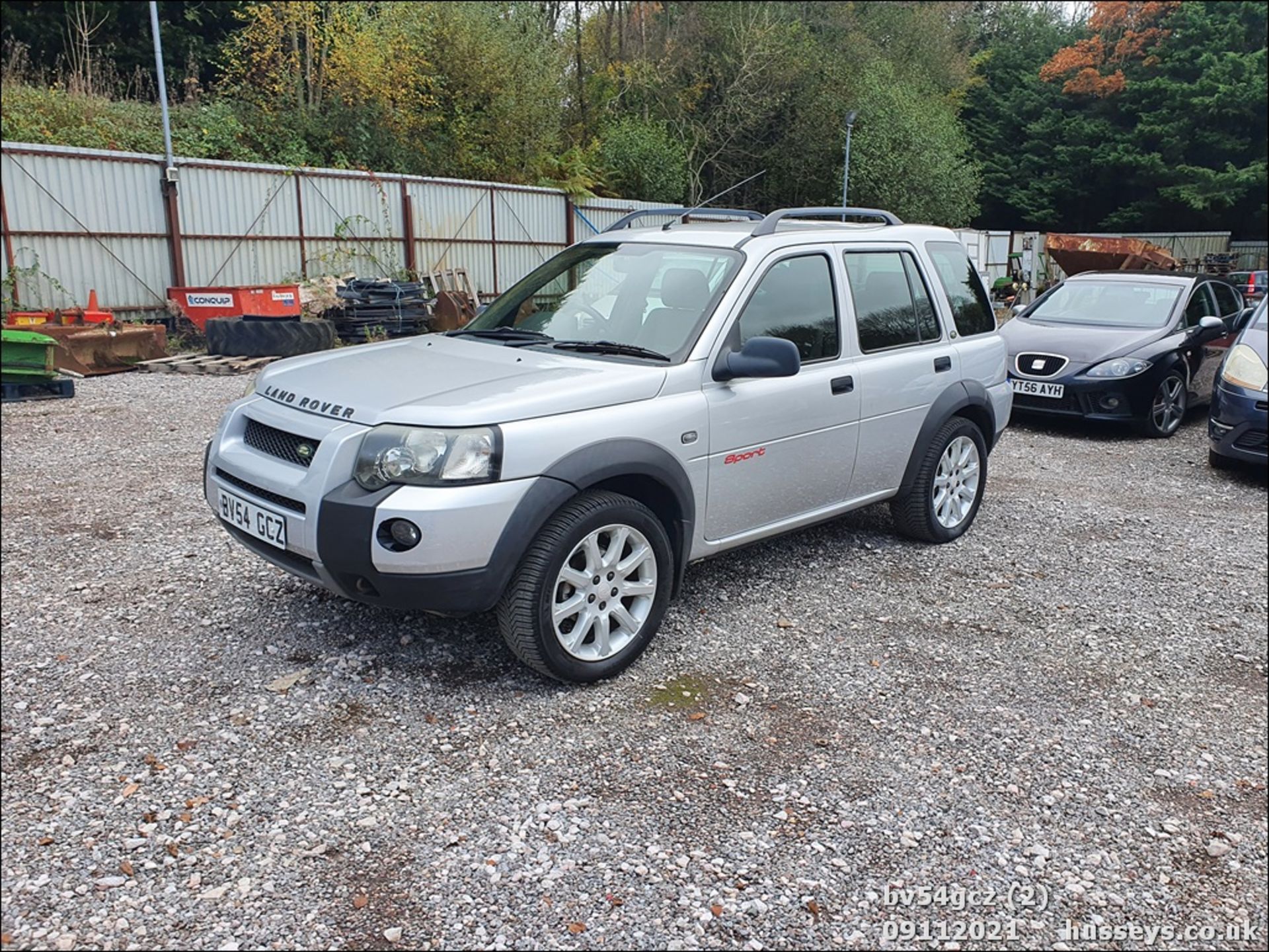 04/54 LAND ROVER FREELANDER TD4 SPORT S/W - 1951cc 5dr Estate (Silver) - Image 3 of 18