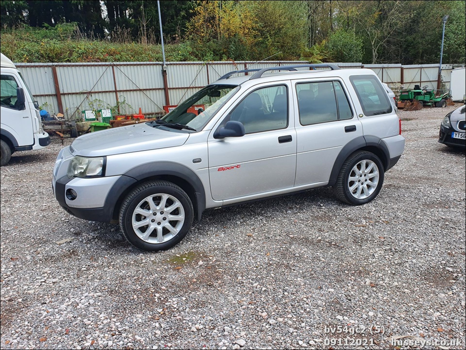 04/54 LAND ROVER FREELANDER TD4 SPORT S/W - 1951cc 5dr Estate (Silver) - Image 6 of 18