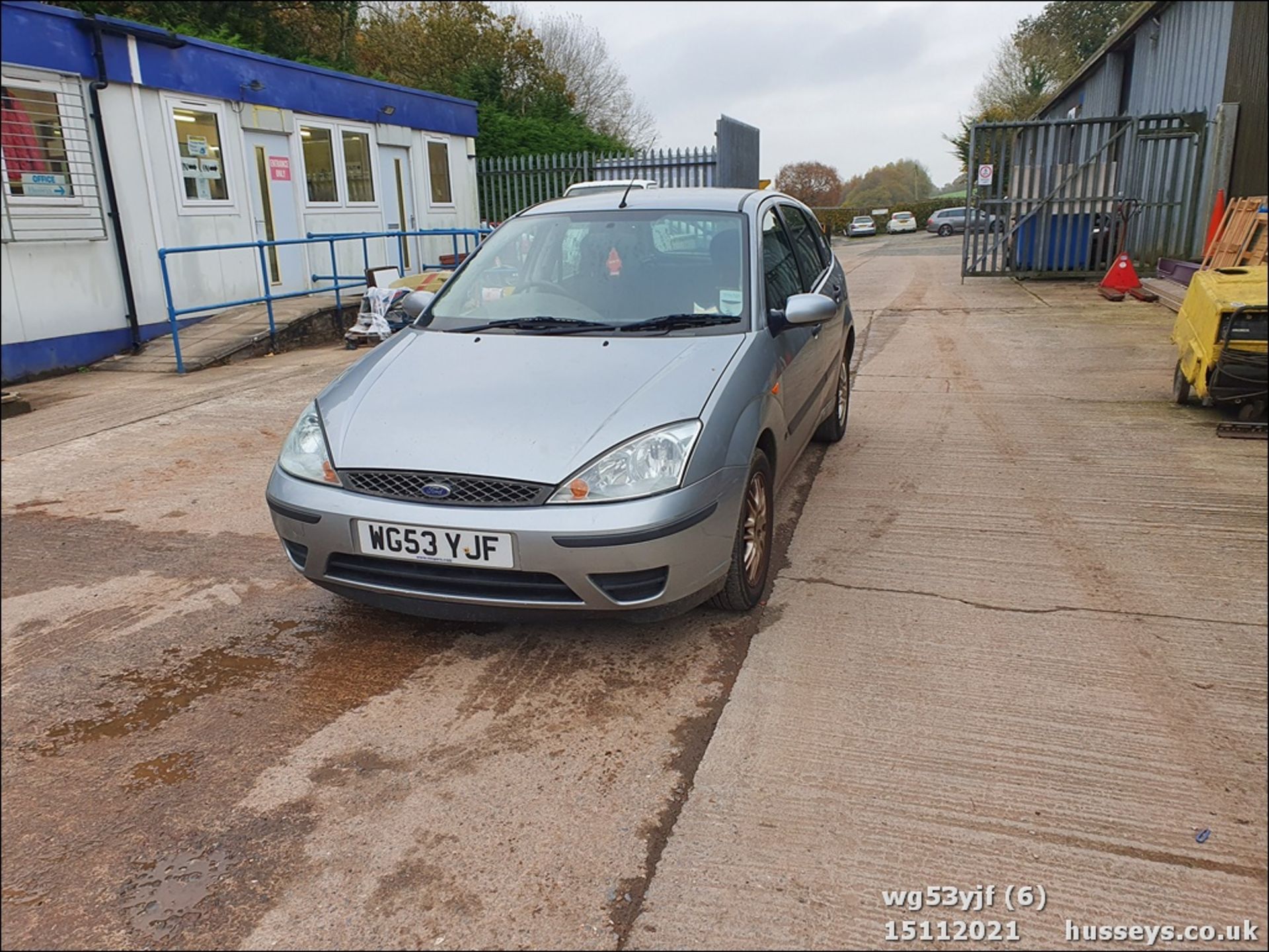 04/53 FORD FOCUS LX - 1596cc 5dr Hatchback (Silver) - Image 6 of 21