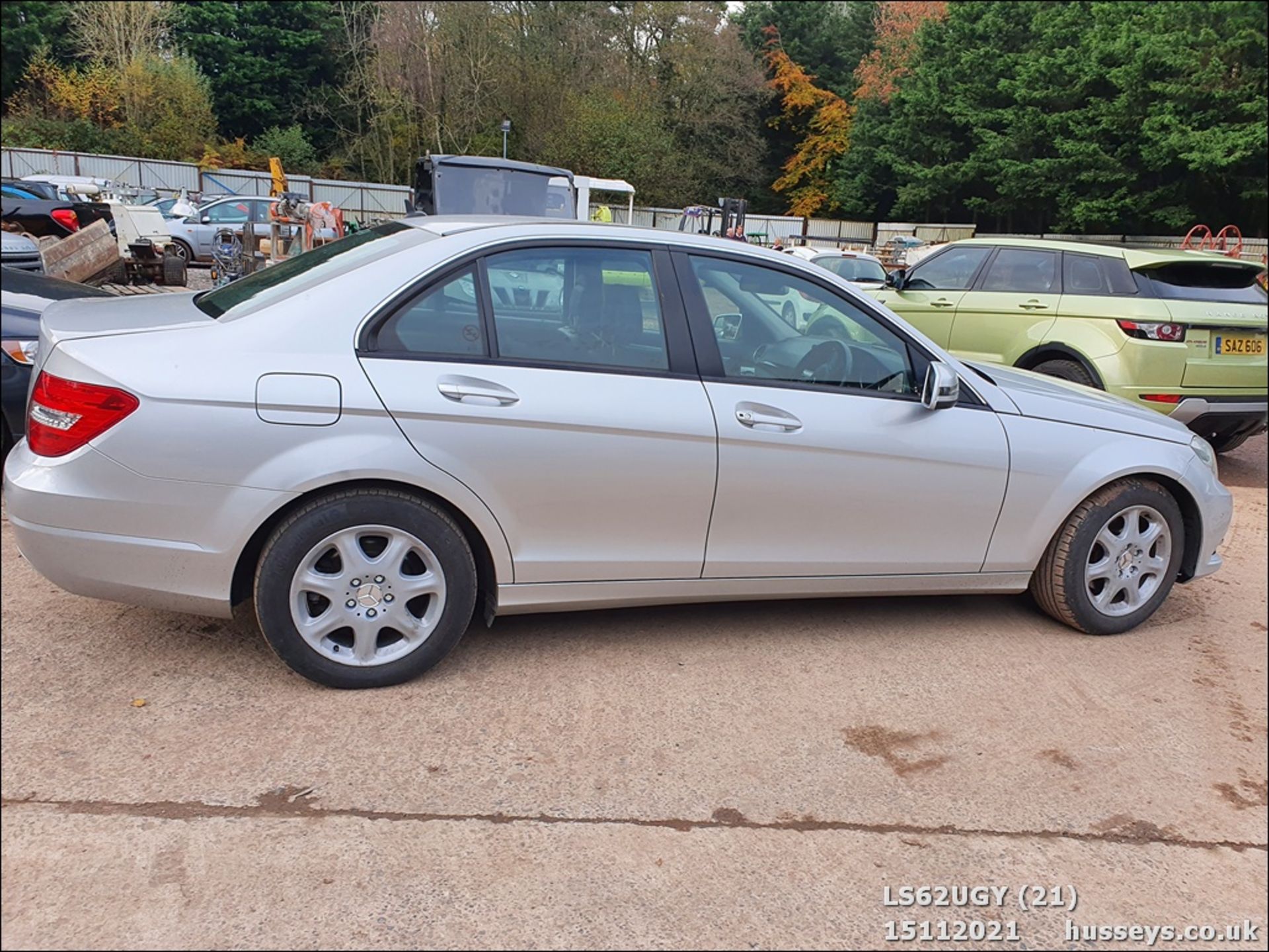 12/62 MERCEDES-BENZ C220 EXECUTIV SE CDI BLUE - 2143cc 4dr Saloon (Silver, 174k) - Image 22 of 31