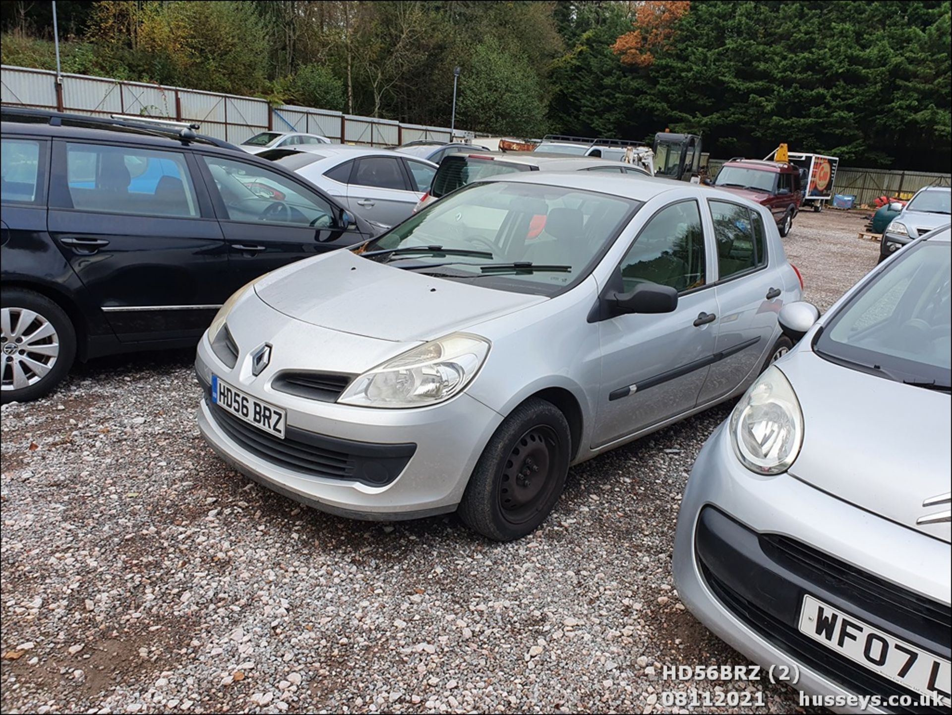 07/56 RENAULT CLIO EXPRESSION - 1390cc 5dr Hatchback (Silver, 103k) - Image 2 of 15