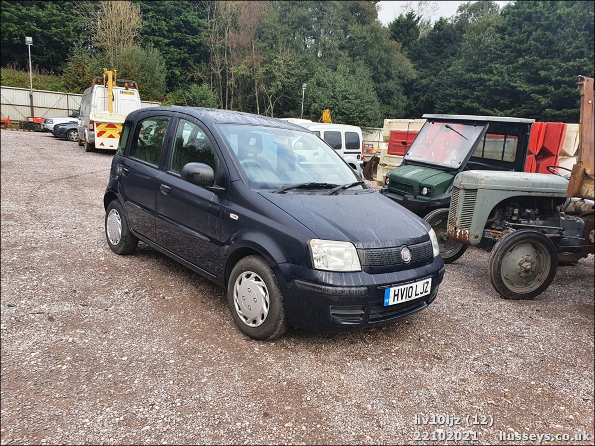 10/10 FIAT PANDA ACTIVE ECO - 1108cc 5dr Hatchback (Blue) - Image 13 of 15