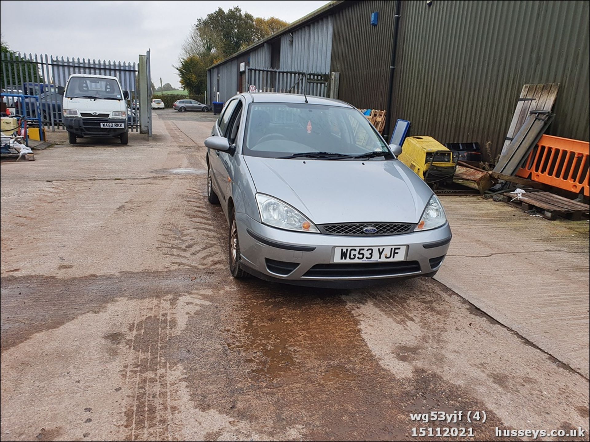 04/53 FORD FOCUS LX - 1596cc 5dr Hatchback (Silver) - Image 4 of 21