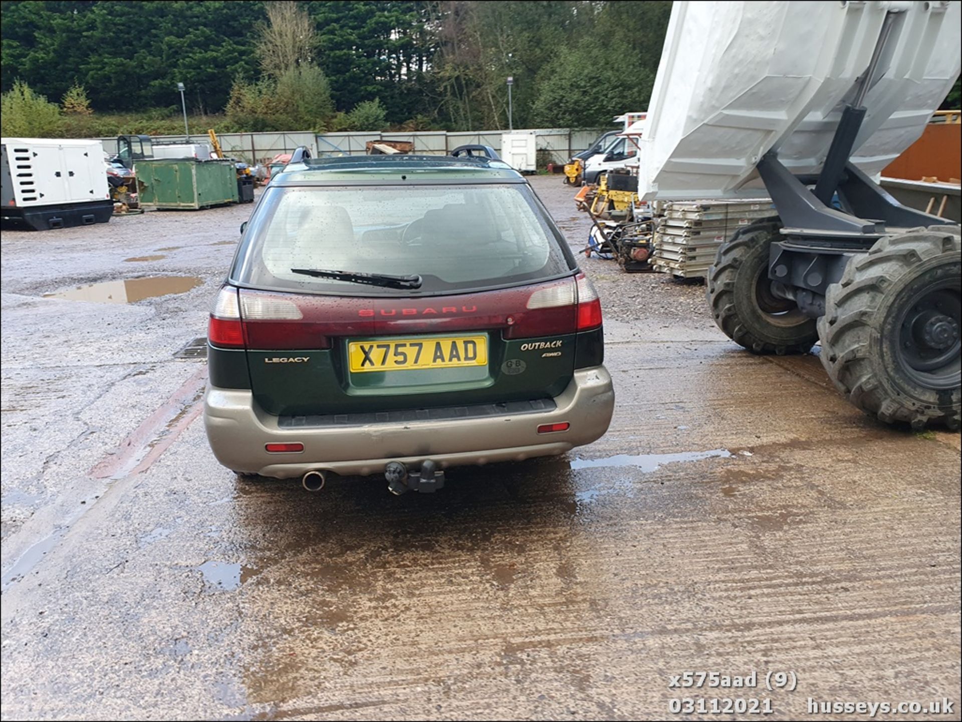 2000 SUBARU LEGACY OUTBACK AWD AUTO - 2457cc 5dr Estate (Green/grey, 93k) - Image 9 of 19