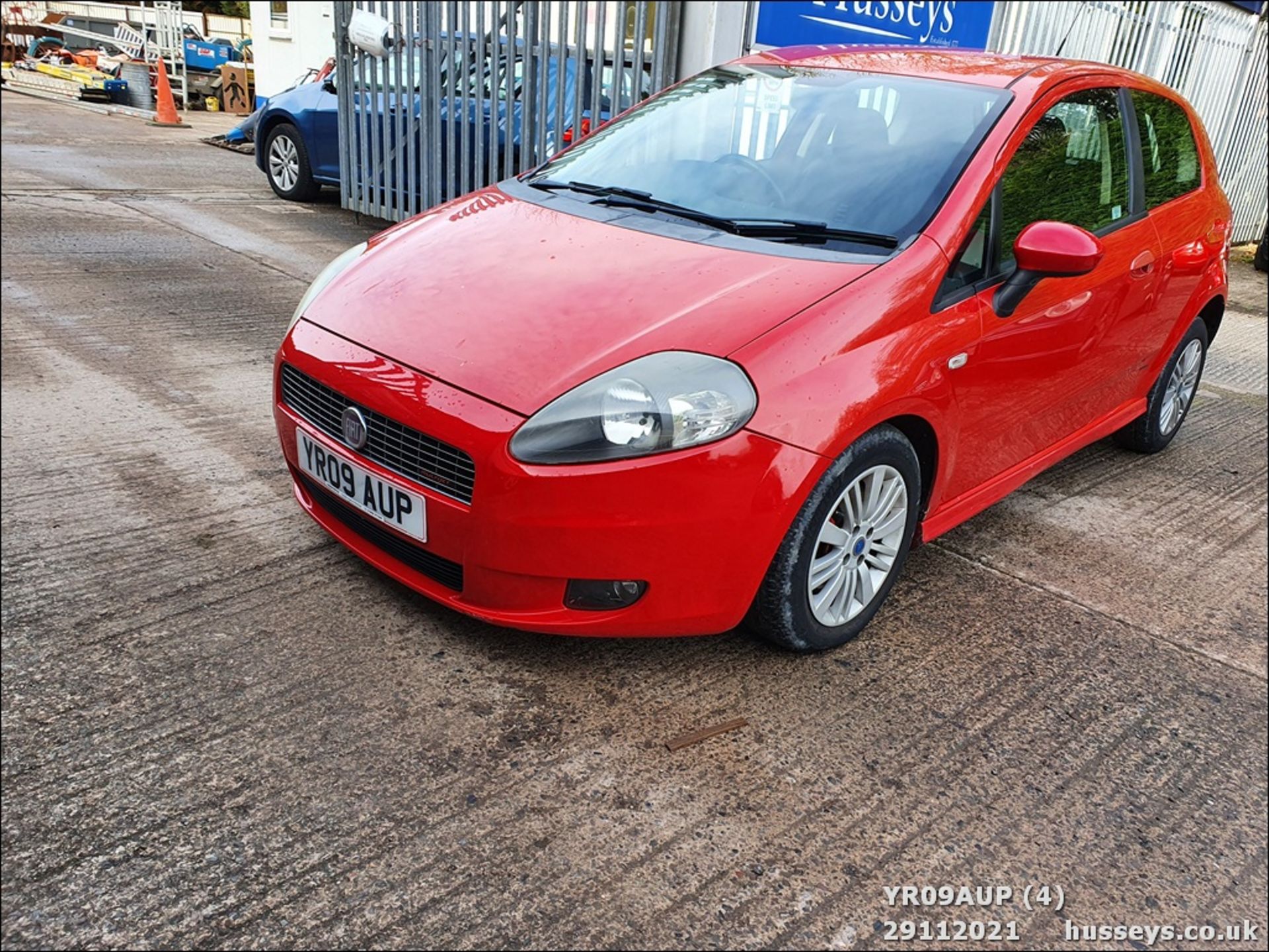 09/09 FIAT G PUNTO SPORTING MULTIJET - 1910cc 3dr Hatchback (Red, 105k) - Image 4 of 20