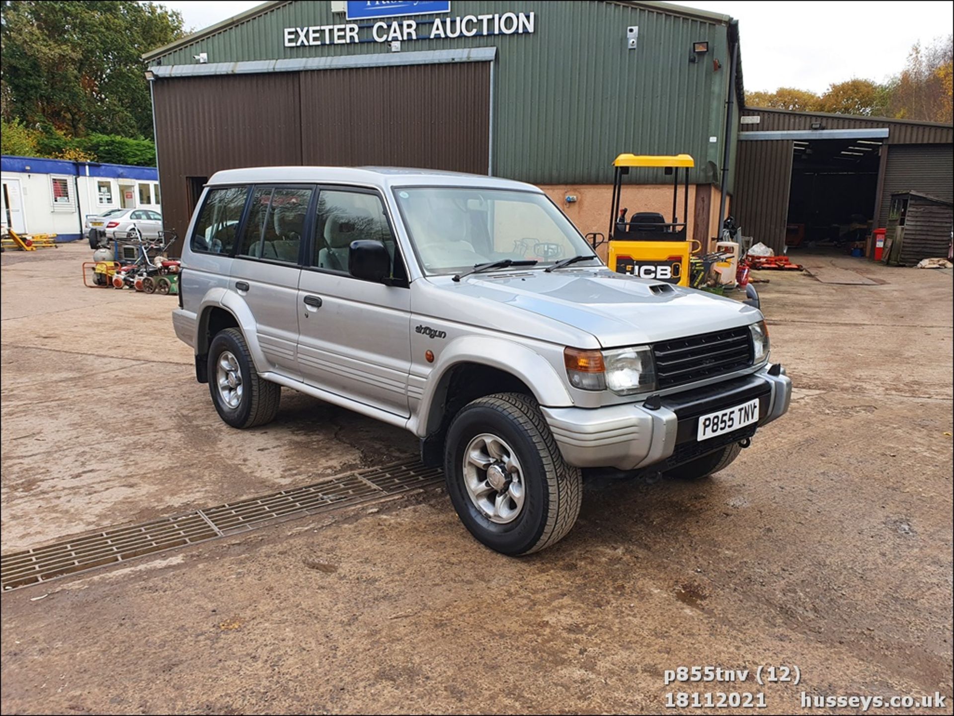 1997 MITSUBISHI SHOGUN GLS LWB - 2835cc 5dr Estate (Silver, 177k) - Image 6 of 42