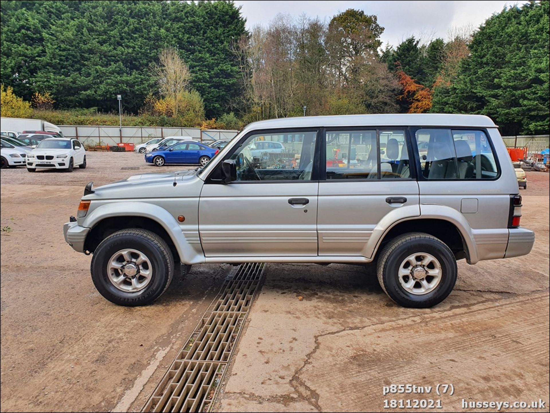 1997 MITSUBISHI SHOGUN GLS LWB - 2835cc 5dr Estate (Silver, 177k) - Image 11 of 42