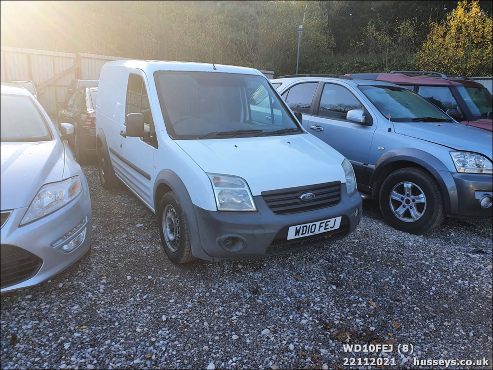 10/10 FORD TRANSIT CONNECT 75 T200 - 1753cc Van (White, 186k) - Image 9 of 26