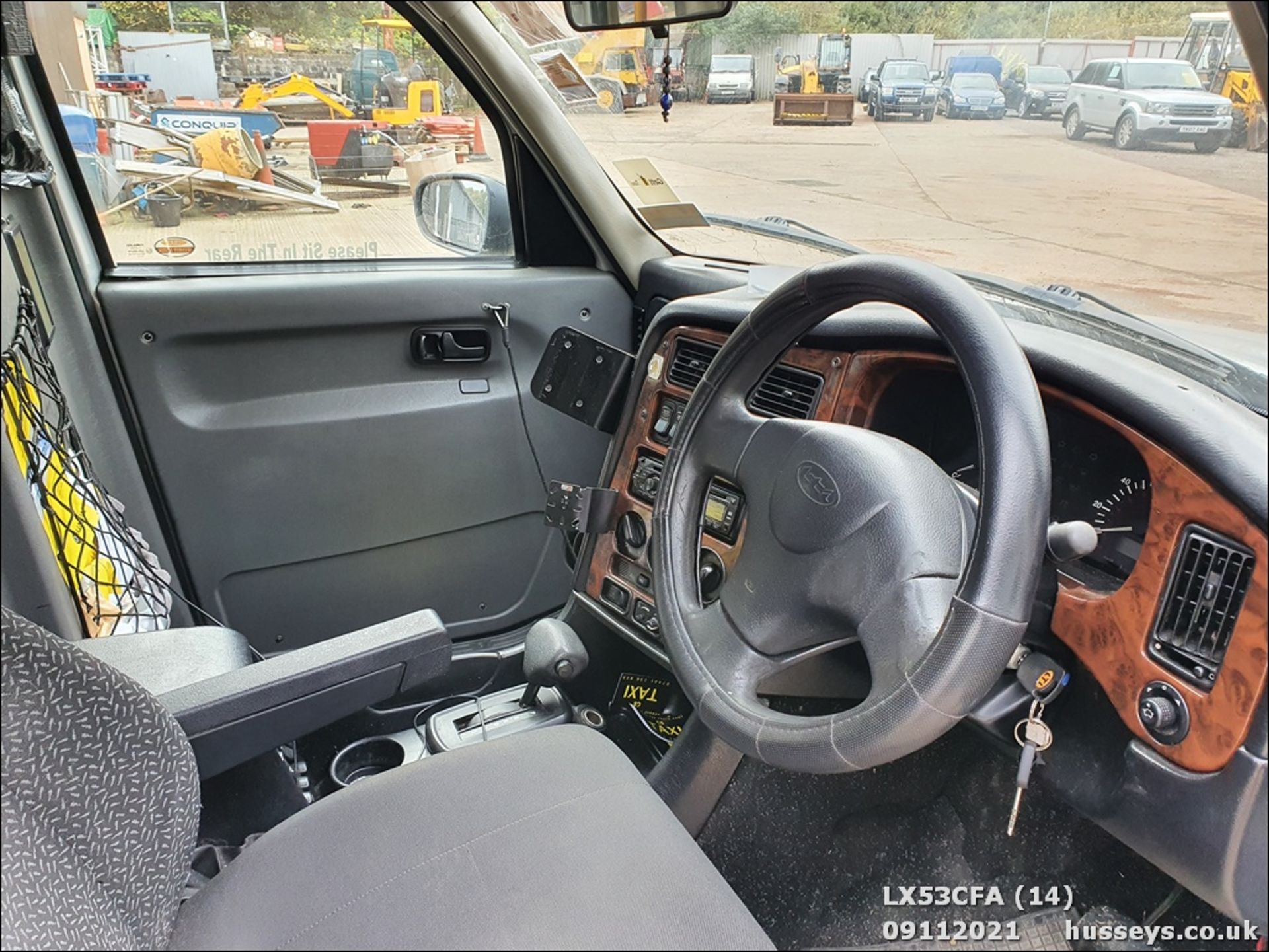 04/53 LONDON TAXIS INT TXII SILVER AUTO - 2402cc 3dr (Silver) - Image 14 of 20