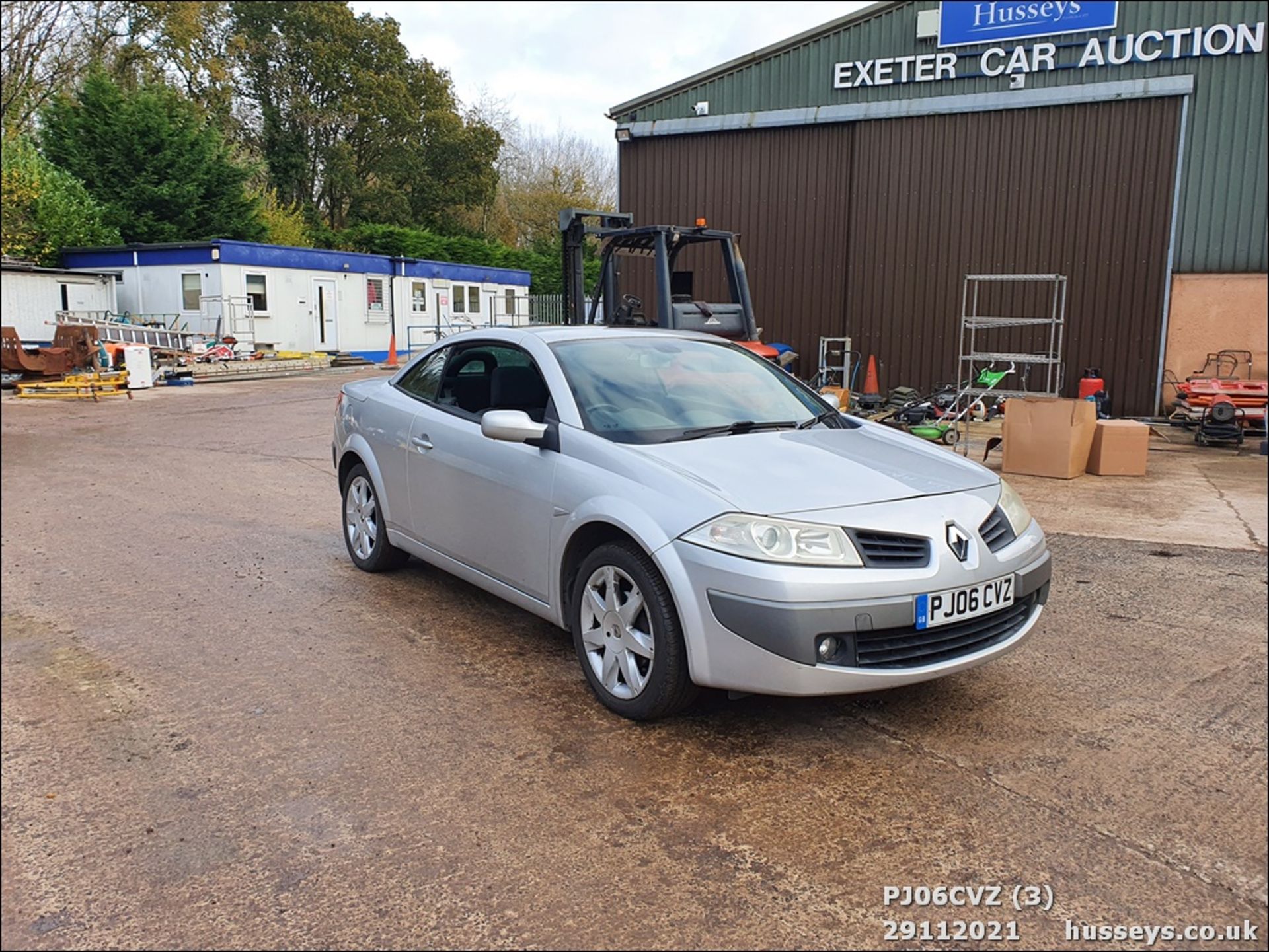 06/06 RENAULT MEGANE DYNAMIQUE - 1598cc 2dr Convertible (Silver, 73k) - Image 3 of 28