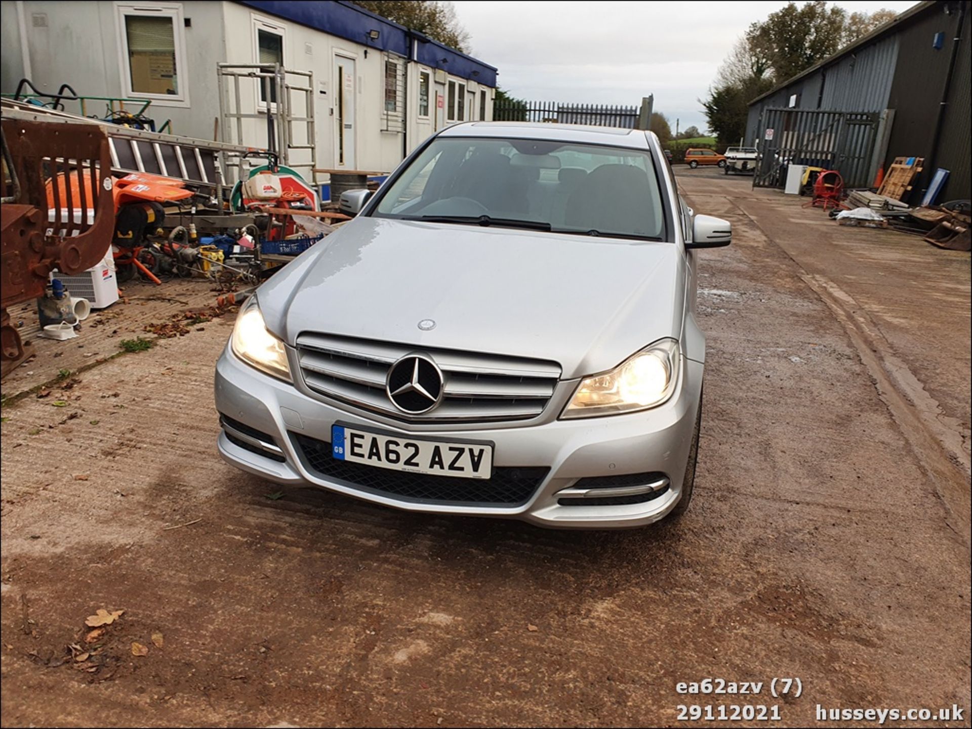 12/62 MERCEDES-BENZ C220 EXECUTIV SE CDI BLUE - 2143cc 4dr Saloon (Silver, 162k) - Image 7 of 24