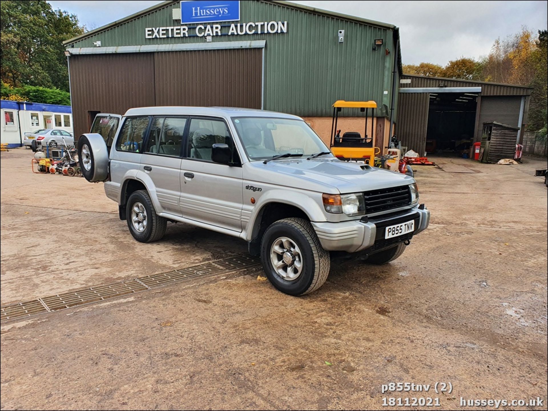 1997 MITSUBISHI SHOGUN GLS LWB - 2835cc 5dr Estate (Silver, 177k) - Image 16 of 42