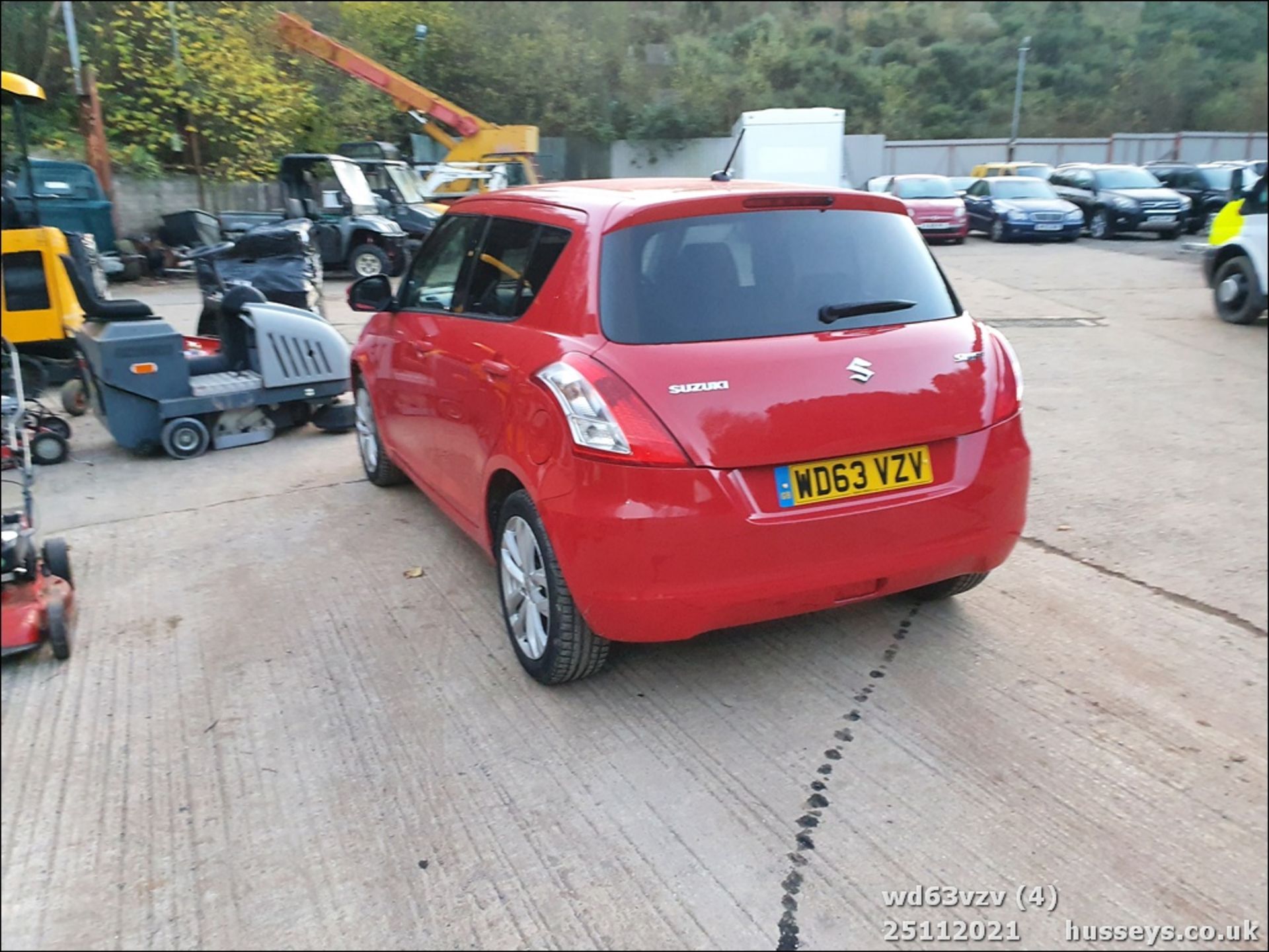 14/63 SUZUKI SWIFT SZ4 DDIS - 1248cc 5dr Hatchback (Red, 119k) - Image 4 of 26