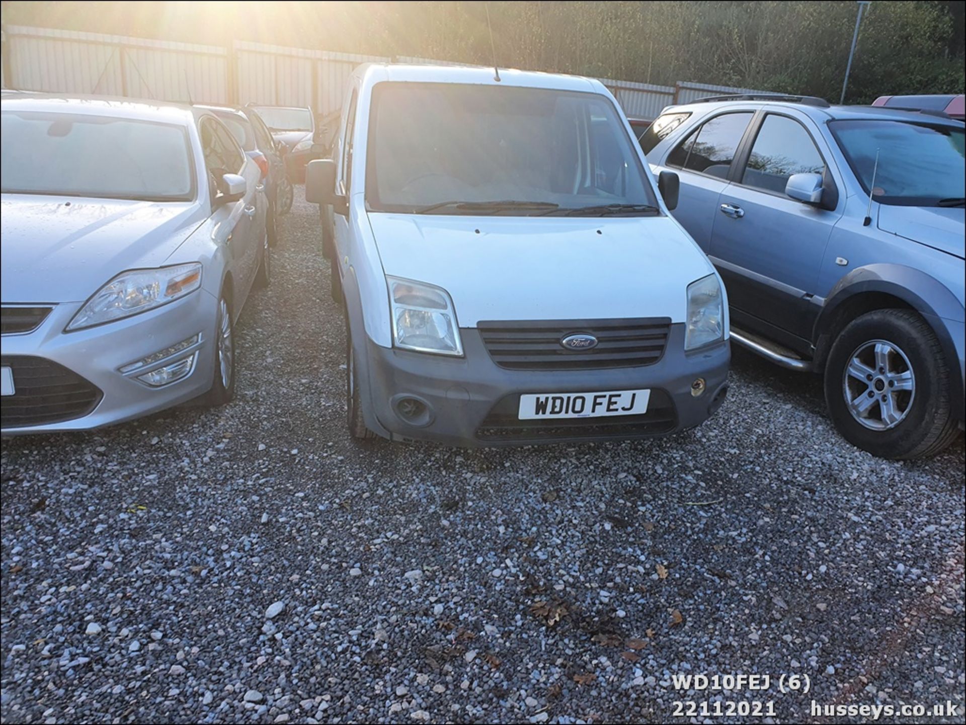 10/10 FORD TRANSIT CONNECT 75 T200 - 1753cc Van (White, 186k) - Image 7 of 26