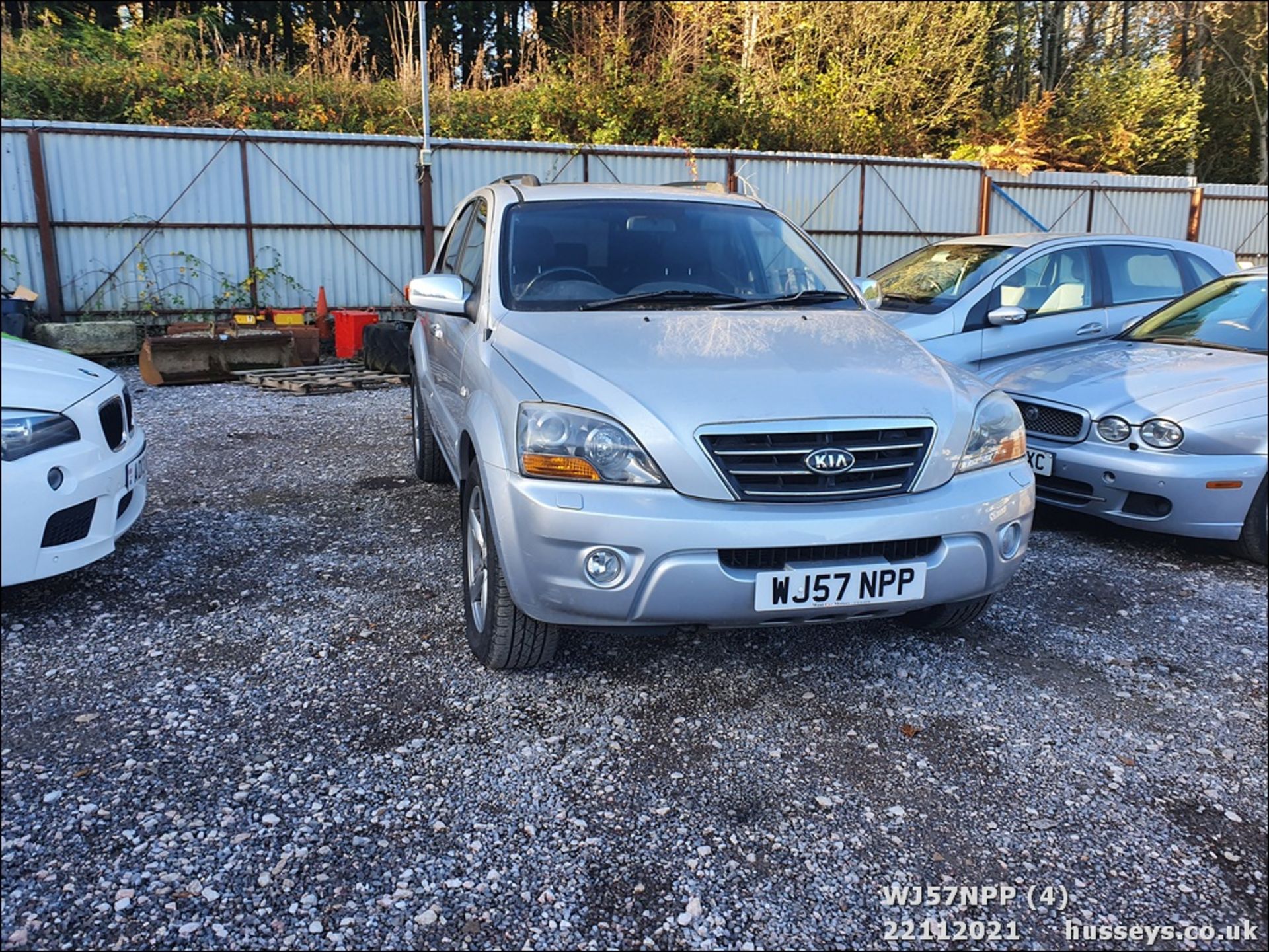 07/57 KIA SORENTO TITAN CRDI - 2497cc 5dr Estate (Silver, 107k) - Image 4 of 26