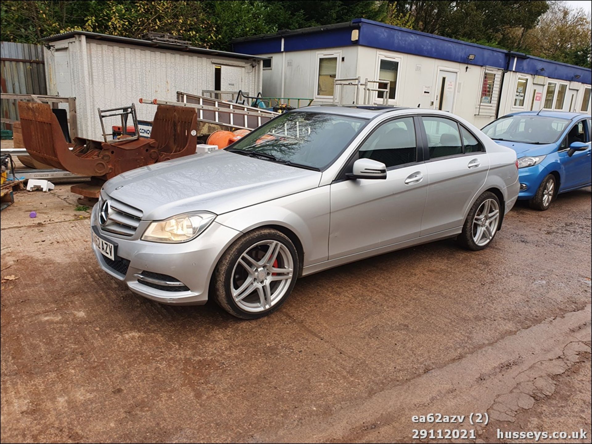 12/62 MERCEDES-BENZ C220 EXECUTIV SE CDI BLUE - 2143cc 4dr Saloon (Silver, 162k) - Image 2 of 24