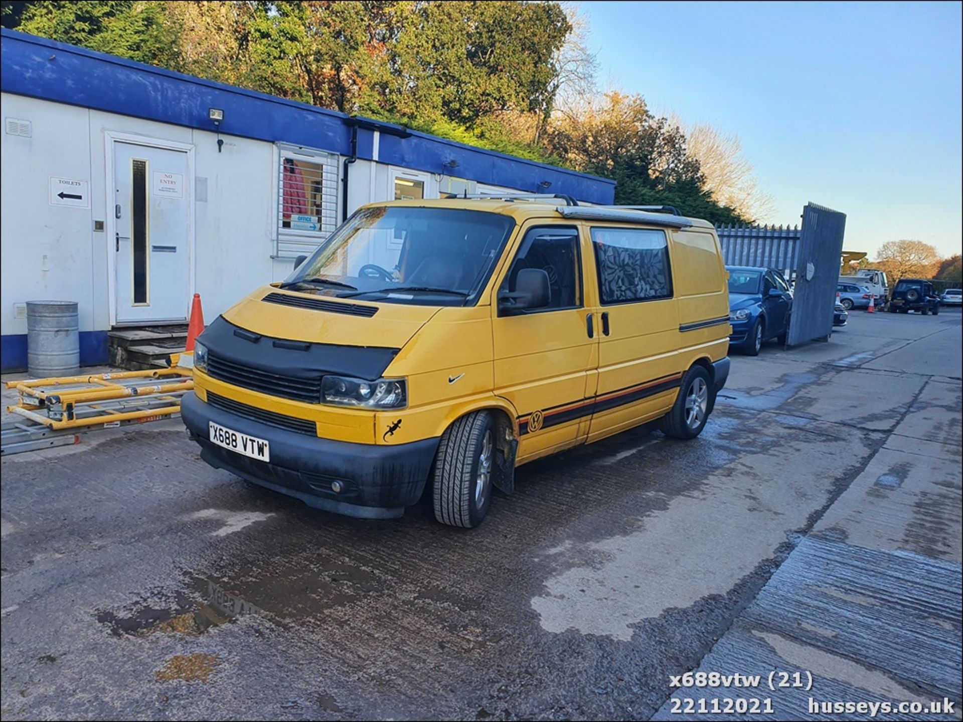 2000 VOLKSWAGEN TRANSPORTER TDI SWB - 2461cc 5dr Van (Yellow, 255k) - Image 22 of 28