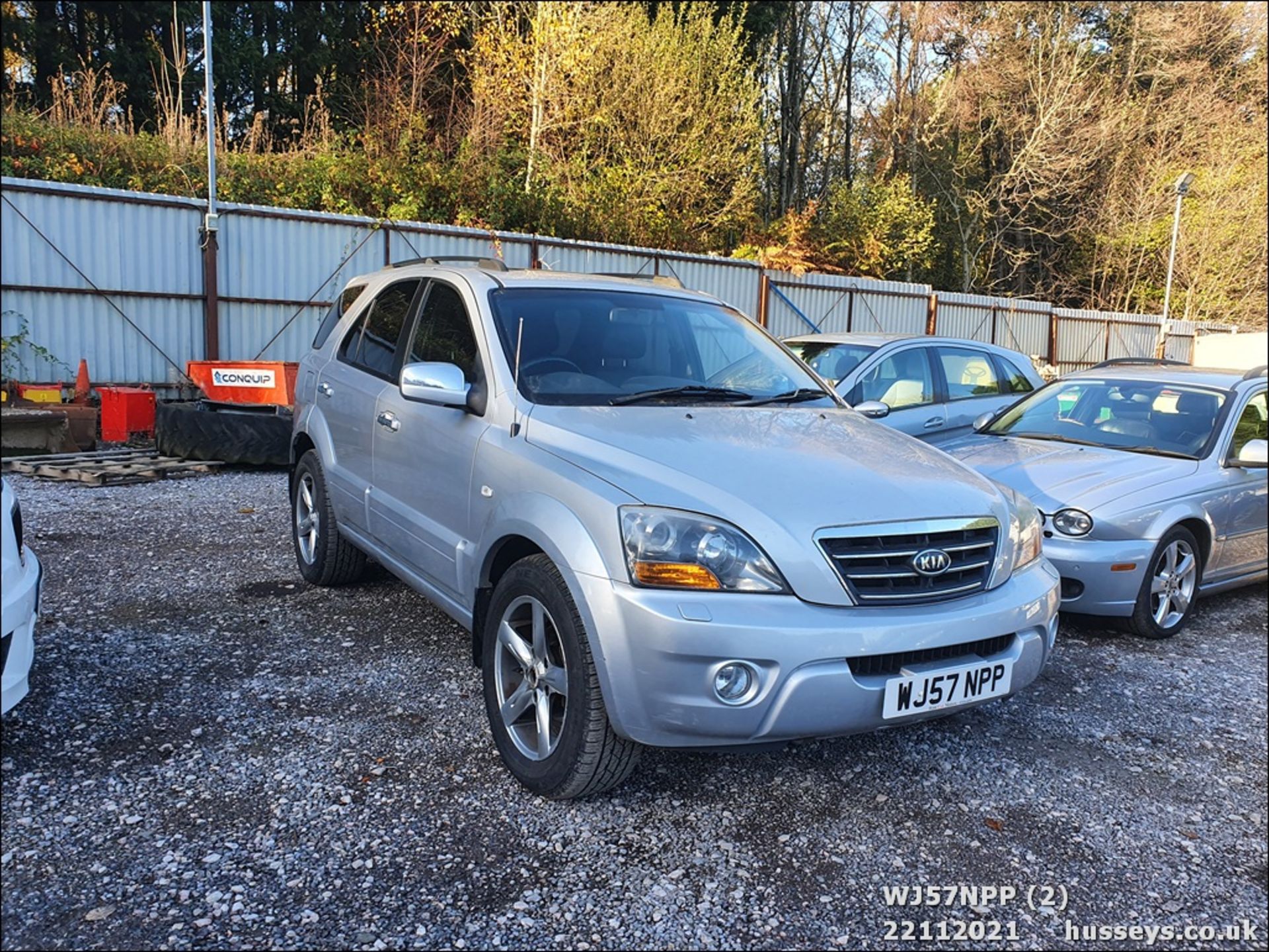 07/57 KIA SORENTO TITAN CRDI - 2497cc 5dr Estate (Silver, 107k) - Image 2 of 26