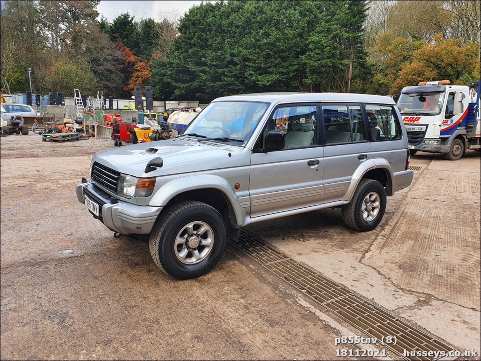 1997 MITSUBISHI SHOGUN GLS LWB - 2835cc 5dr Estate (Silver, 177k) - Image 10 of 42