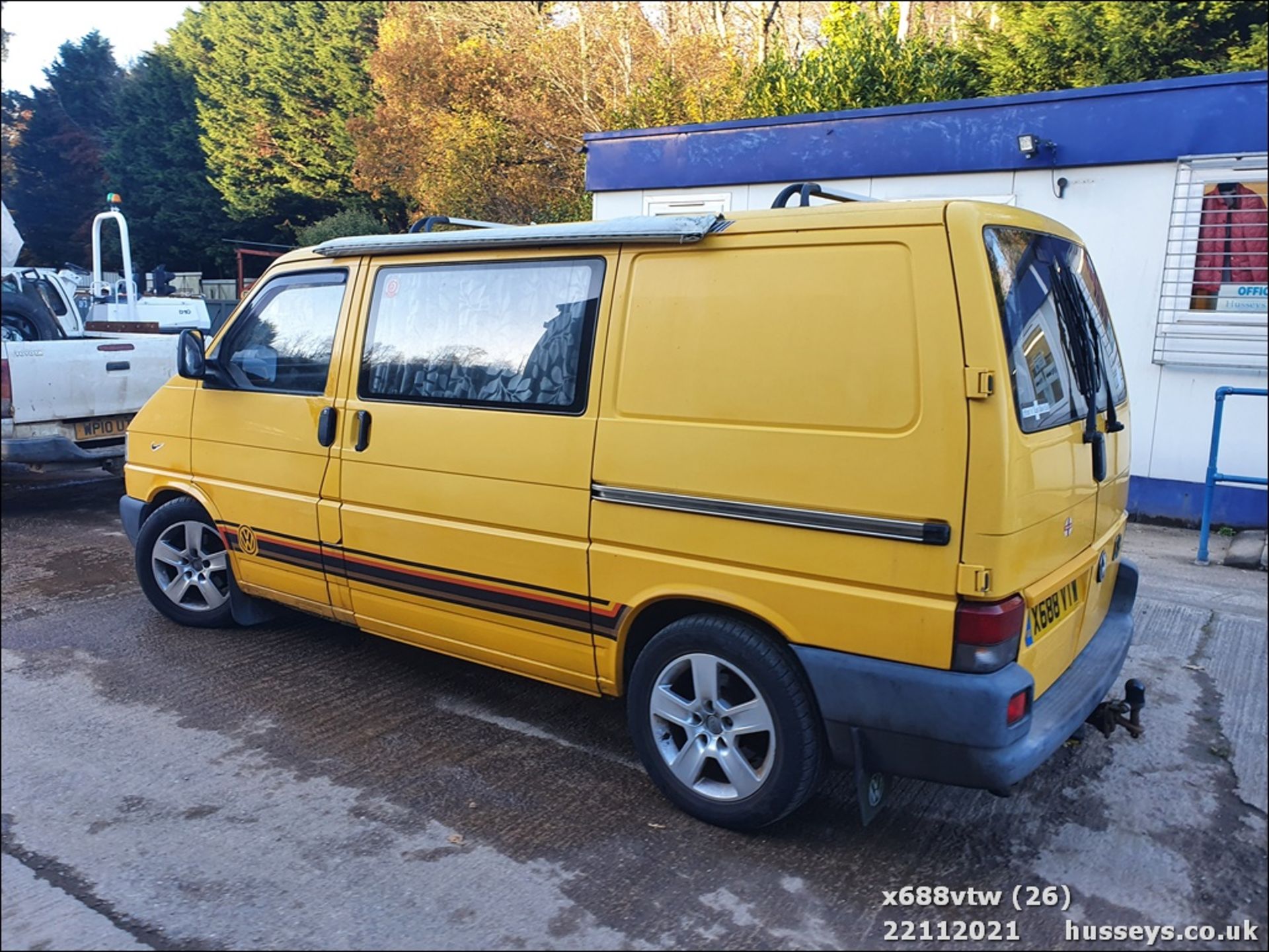 2000 VOLKSWAGEN TRANSPORTER TDI SWB - 2461cc 5dr Van (Yellow, 255k) - Image 26 of 28