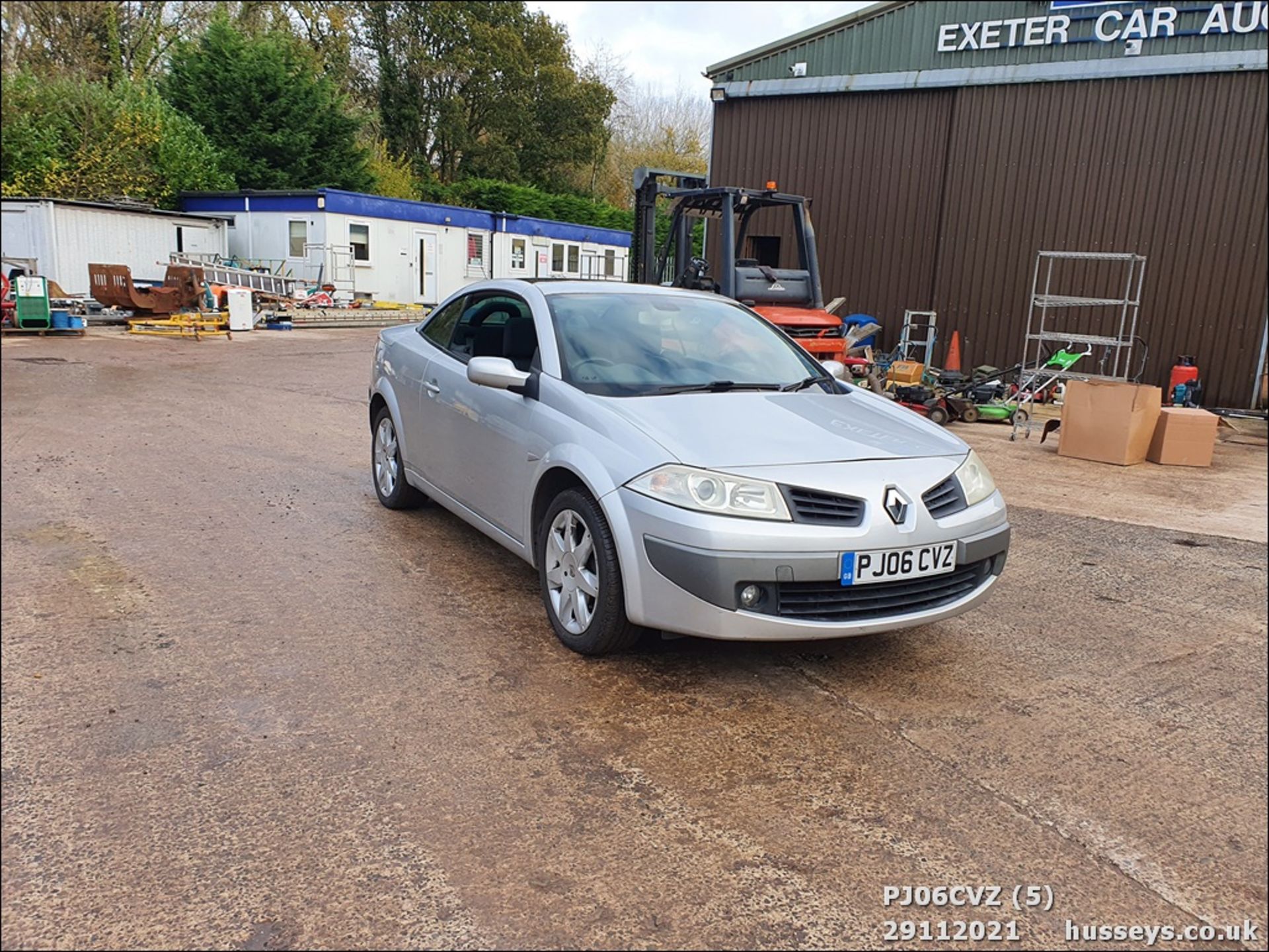 06/06 RENAULT MEGANE DYNAMIQUE - 1598cc 2dr Convertible (Silver, 73k) - Image 5 of 28