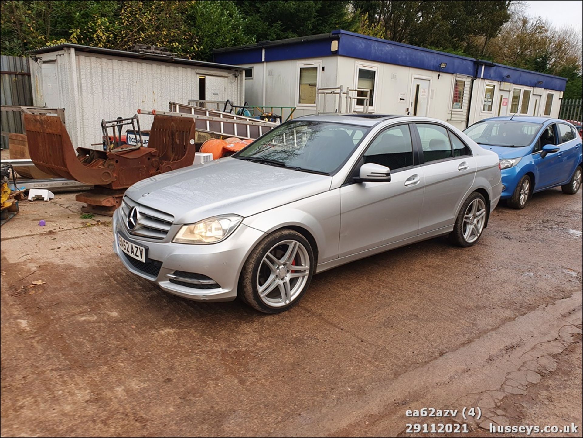 12/62 MERCEDES-BENZ C220 EXECUTIV SE CDI BLUE - 2143cc 4dr Saloon (Silver, 162k) - Image 4 of 24