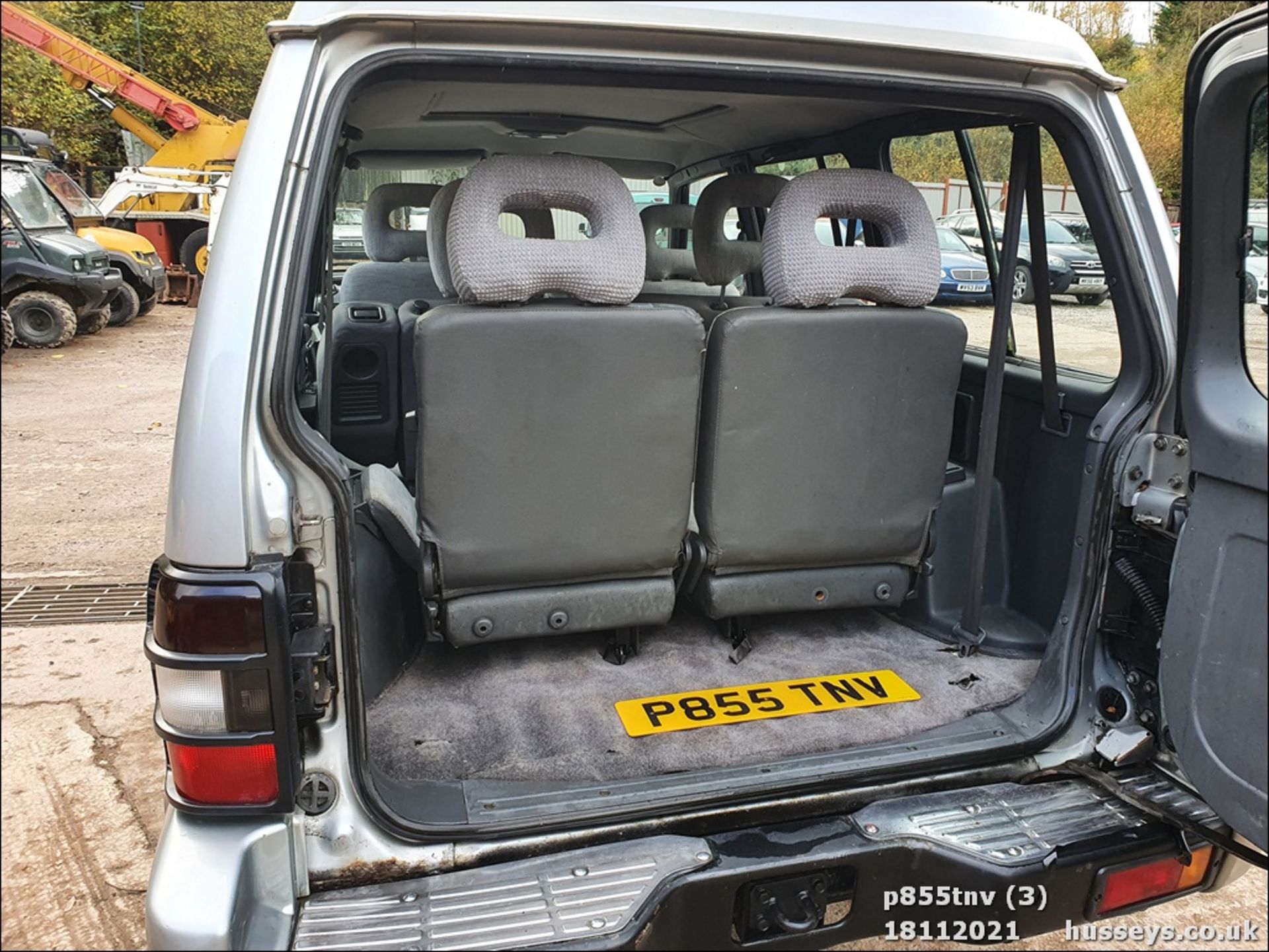 1997 MITSUBISHI SHOGUN GLS LWB - 2835cc 5dr Estate (Silver, 177k) - Image 25 of 42