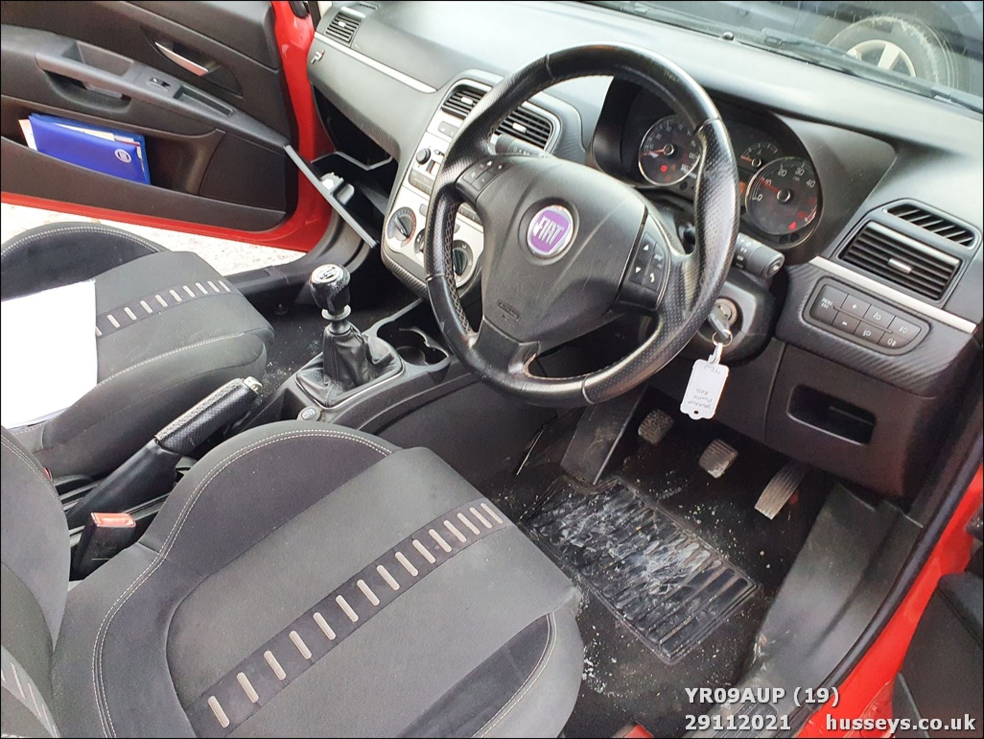 09/09 FIAT G PUNTO SPORTING MULTIJET - 1910cc 3dr Hatchback (Red, 105k) - Image 19 of 20