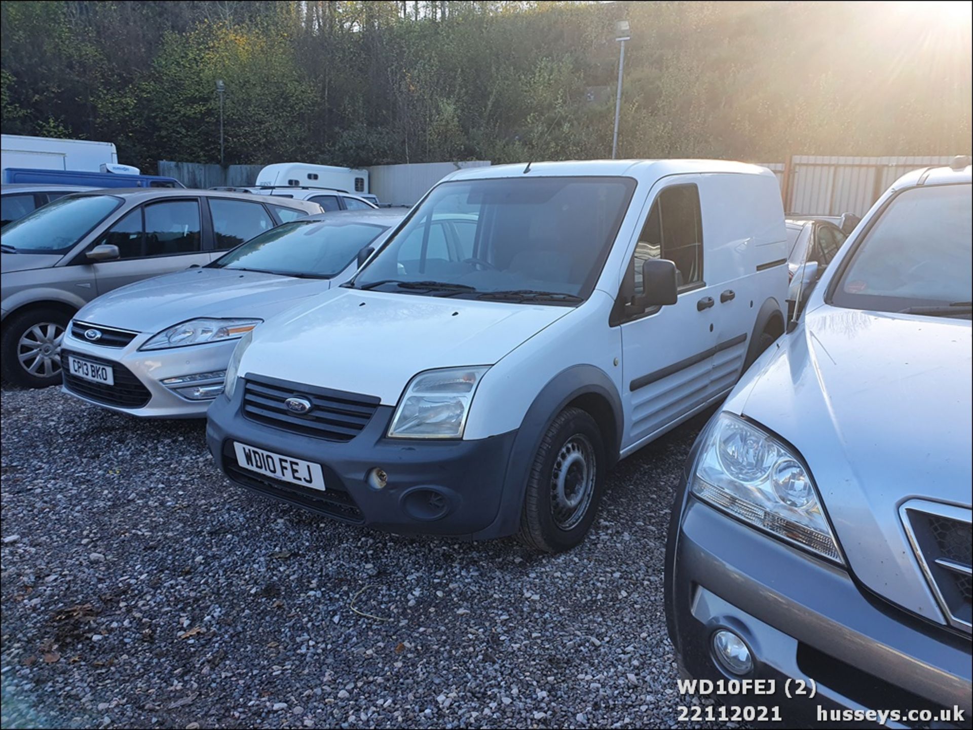 10/10 FORD TRANSIT CONNECT 75 T200 - 1753cc Van (White, 186k) - Image 3 of 26