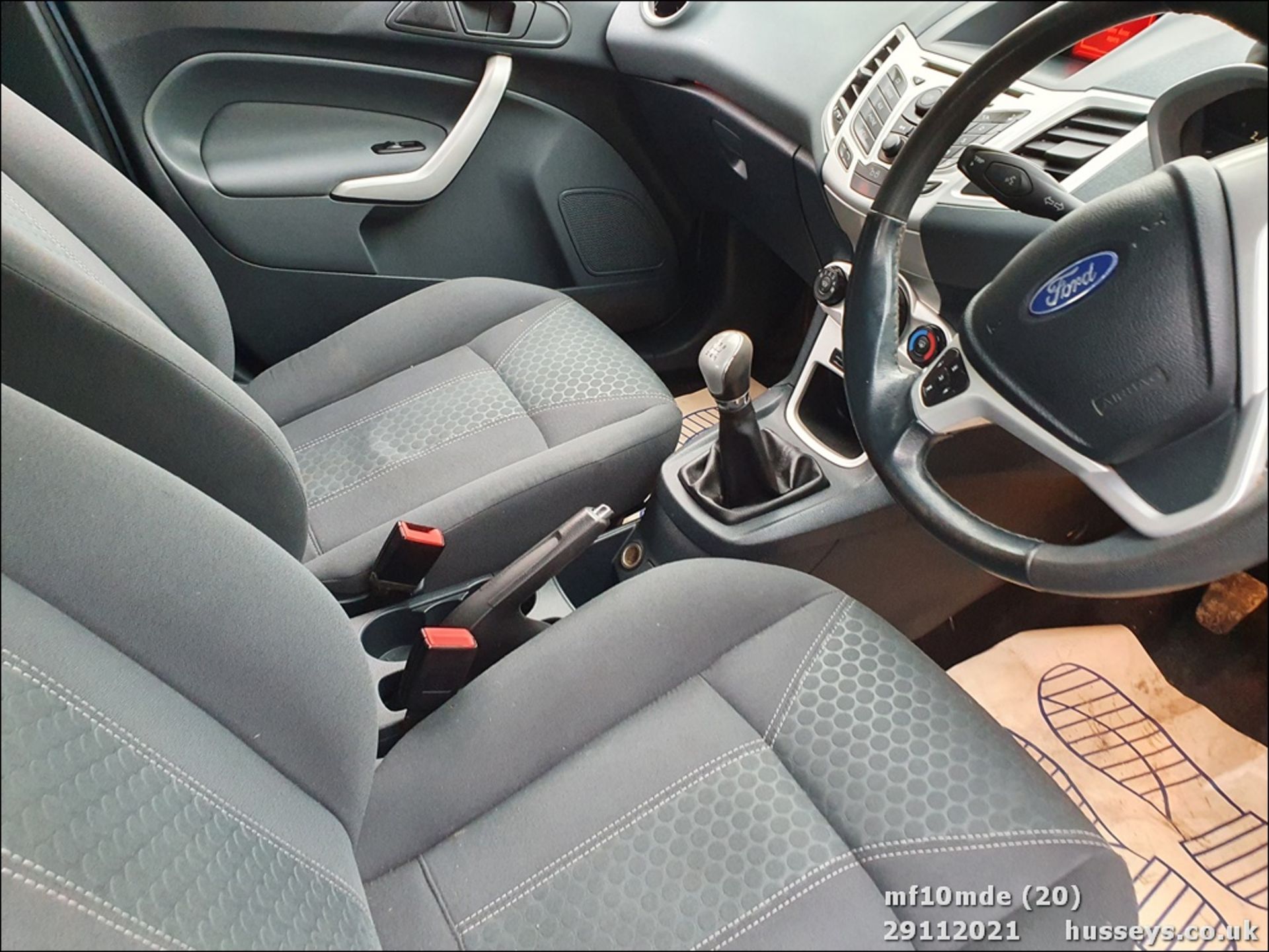 10/10 FORD FIESTA ZETEC - 1242cc 5dr Hatchback (Blue) - Image 20 of 25