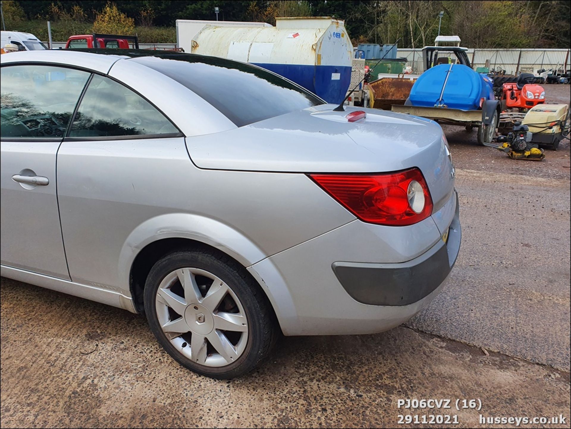 06/06 RENAULT MEGANE DYNAMIQUE - 1598cc 2dr Convertible (Silver, 73k) - Image 16 of 28