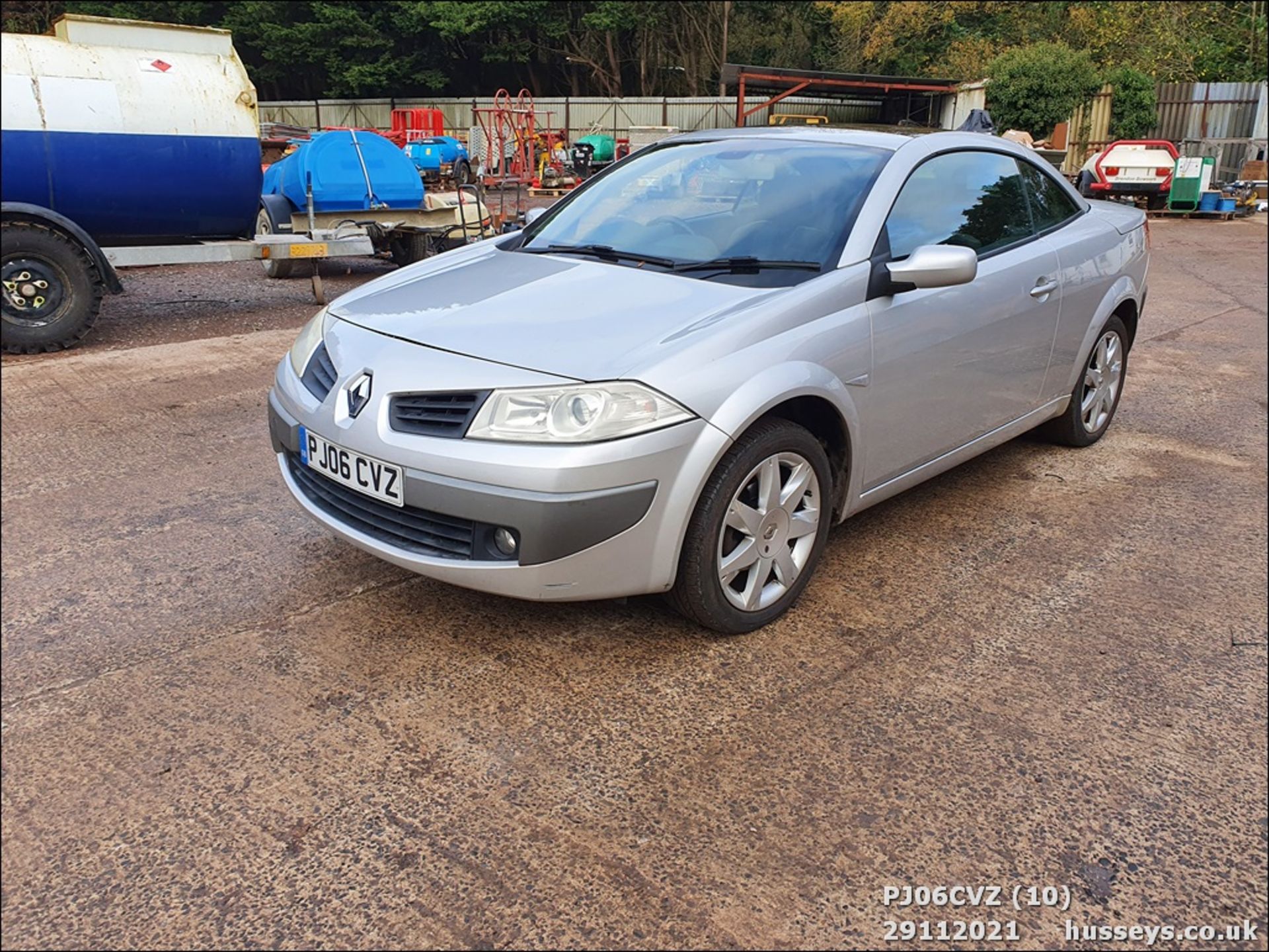 06/06 RENAULT MEGANE DYNAMIQUE - 1598cc 2dr Convertible (Silver, 73k) - Image 11 of 28