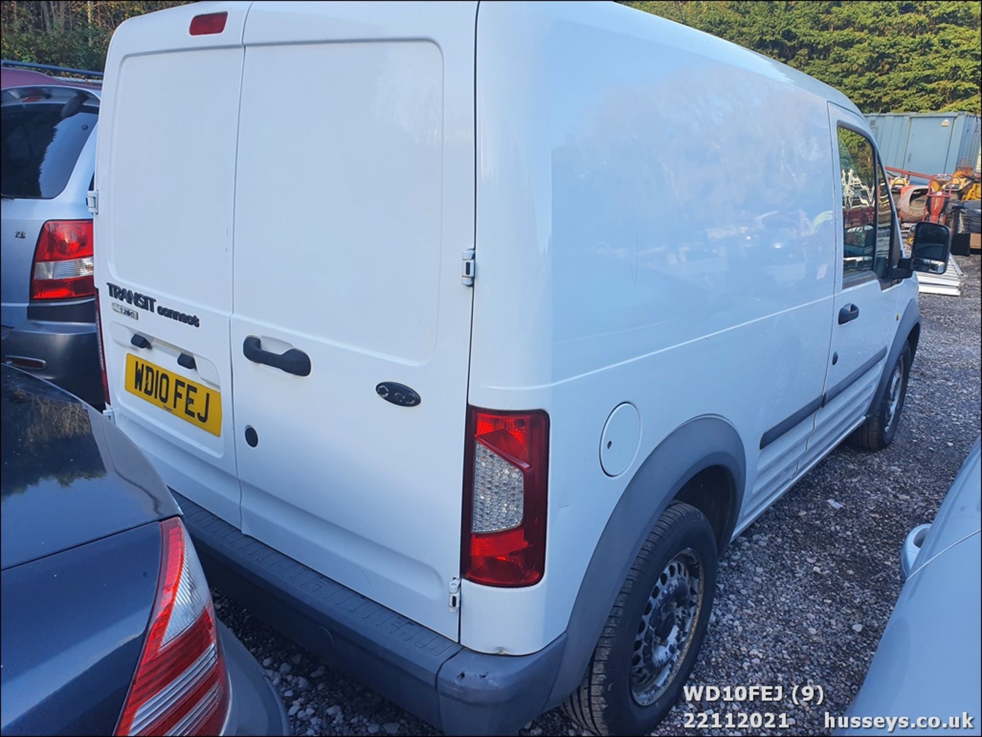 10/10 FORD TRANSIT CONNECT 75 T200 - 1753cc Van (White, 186k) - Image 10 of 26