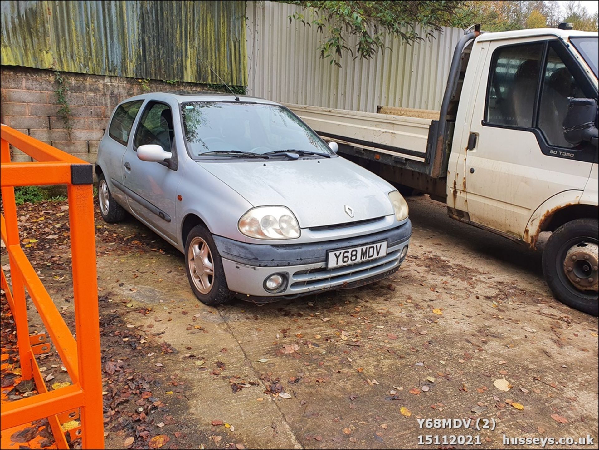 2001 RENAULT CLIO SPORT 16V - 1149cc 3dr Hatchback (Silver) - Image 2 of 13